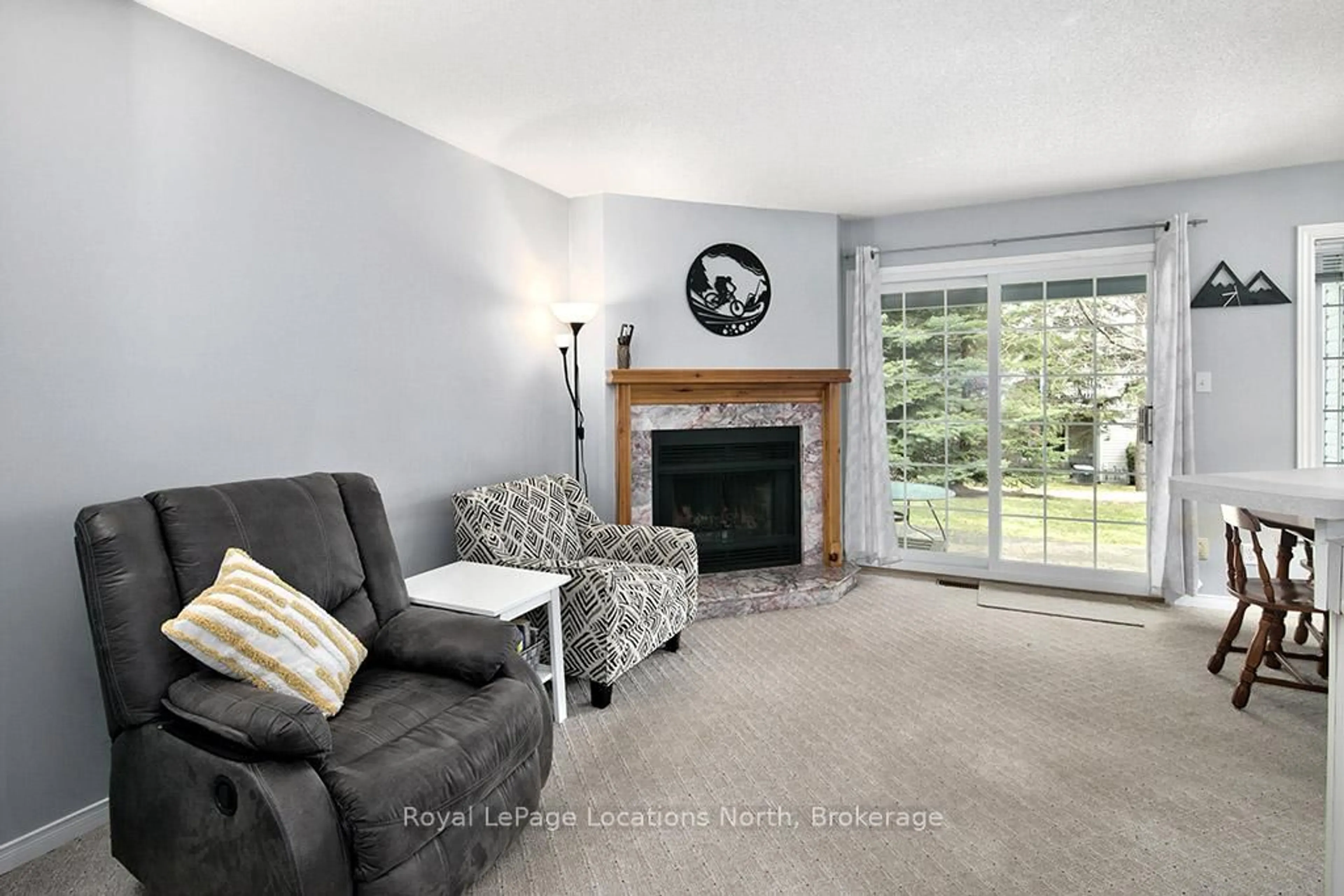 Living room with furniture, unknown for 146 Settlers Way #38, Blue Mountains Ontario L9Y 0N9