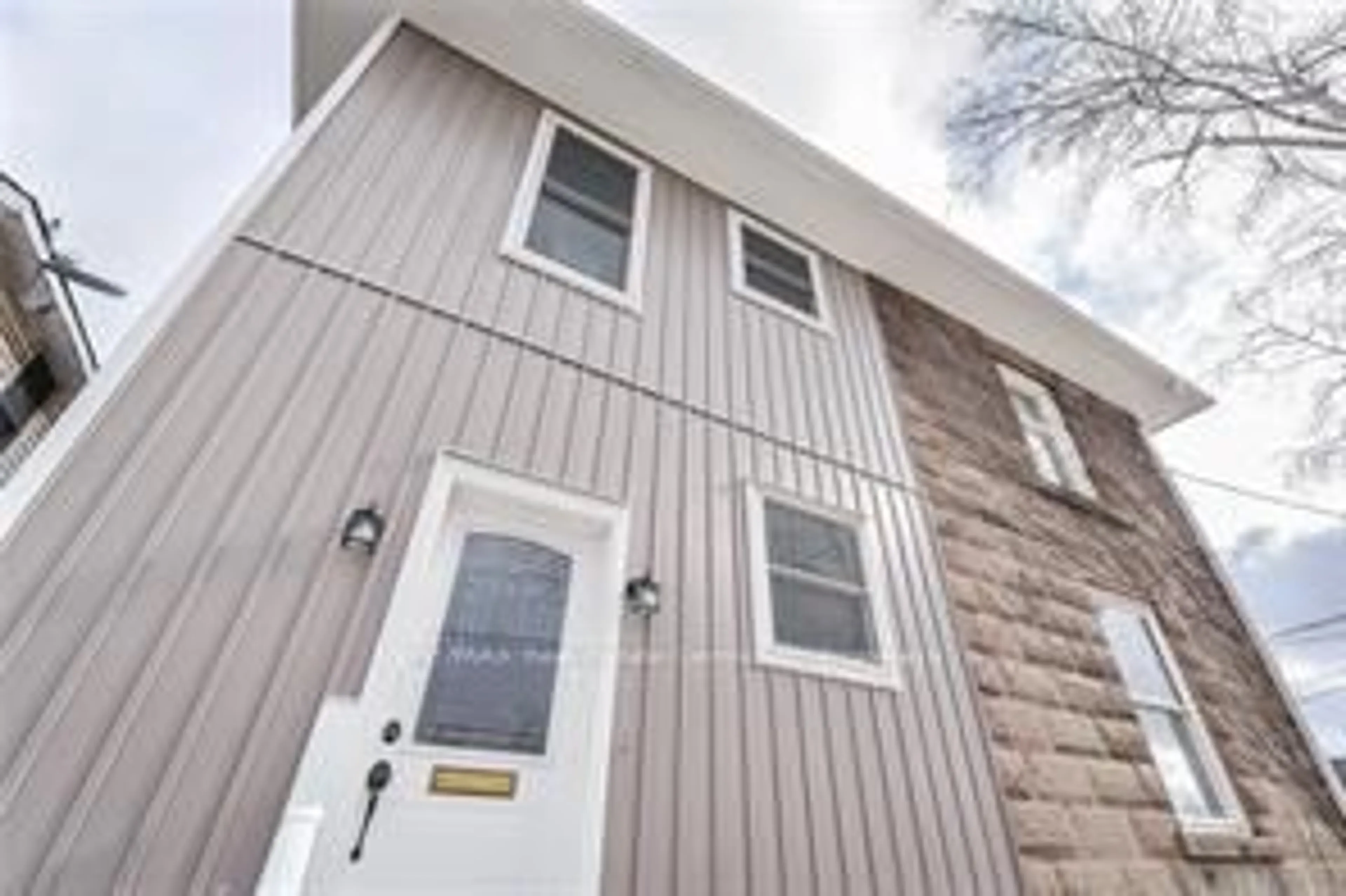 Home with vinyl exterior material, street for 180 Union St, Centre Wellington Ontario N1M 1V3