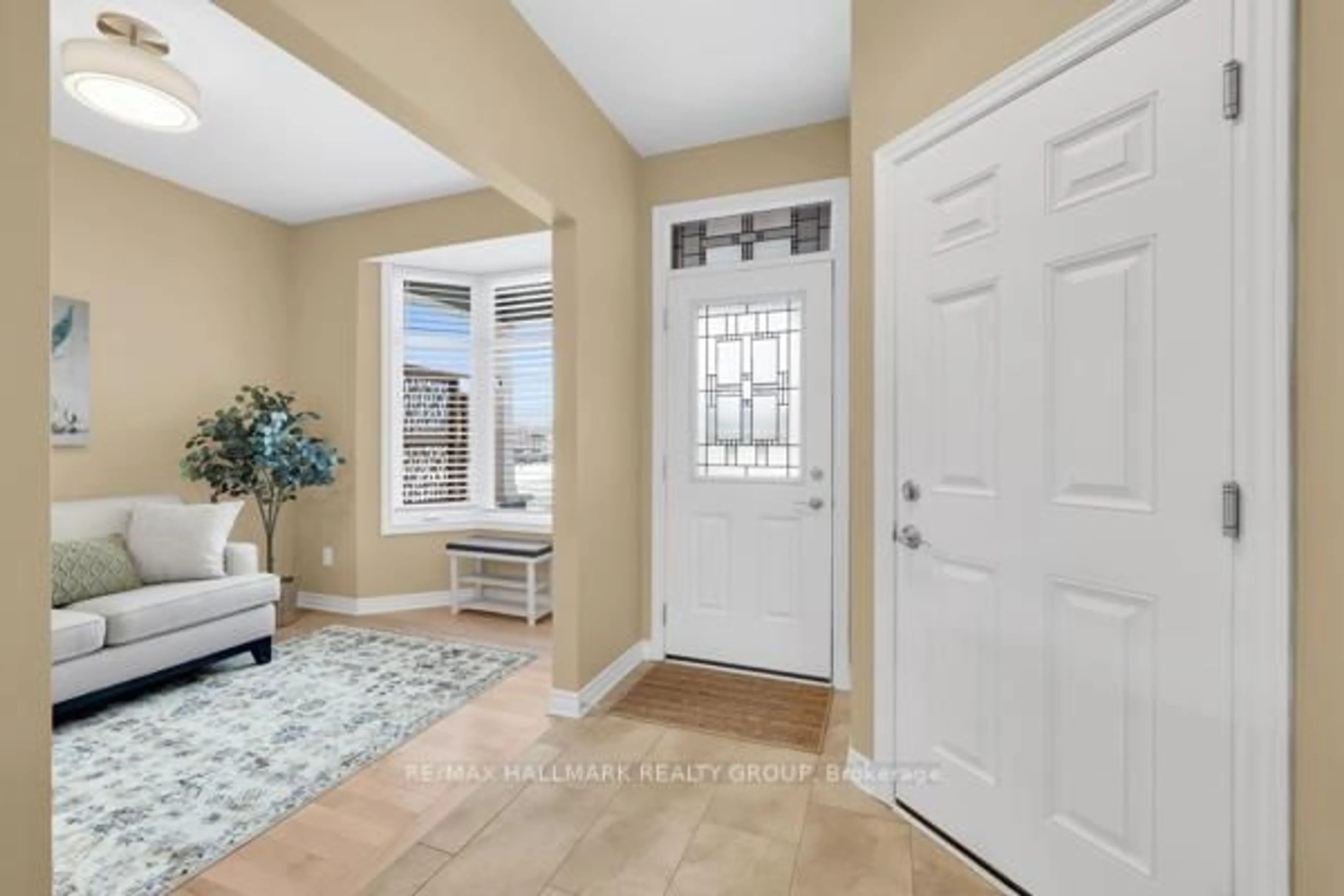 Indoor entryway for 510 Kindred Cres, North Grenville Ontario K0G 1J0
