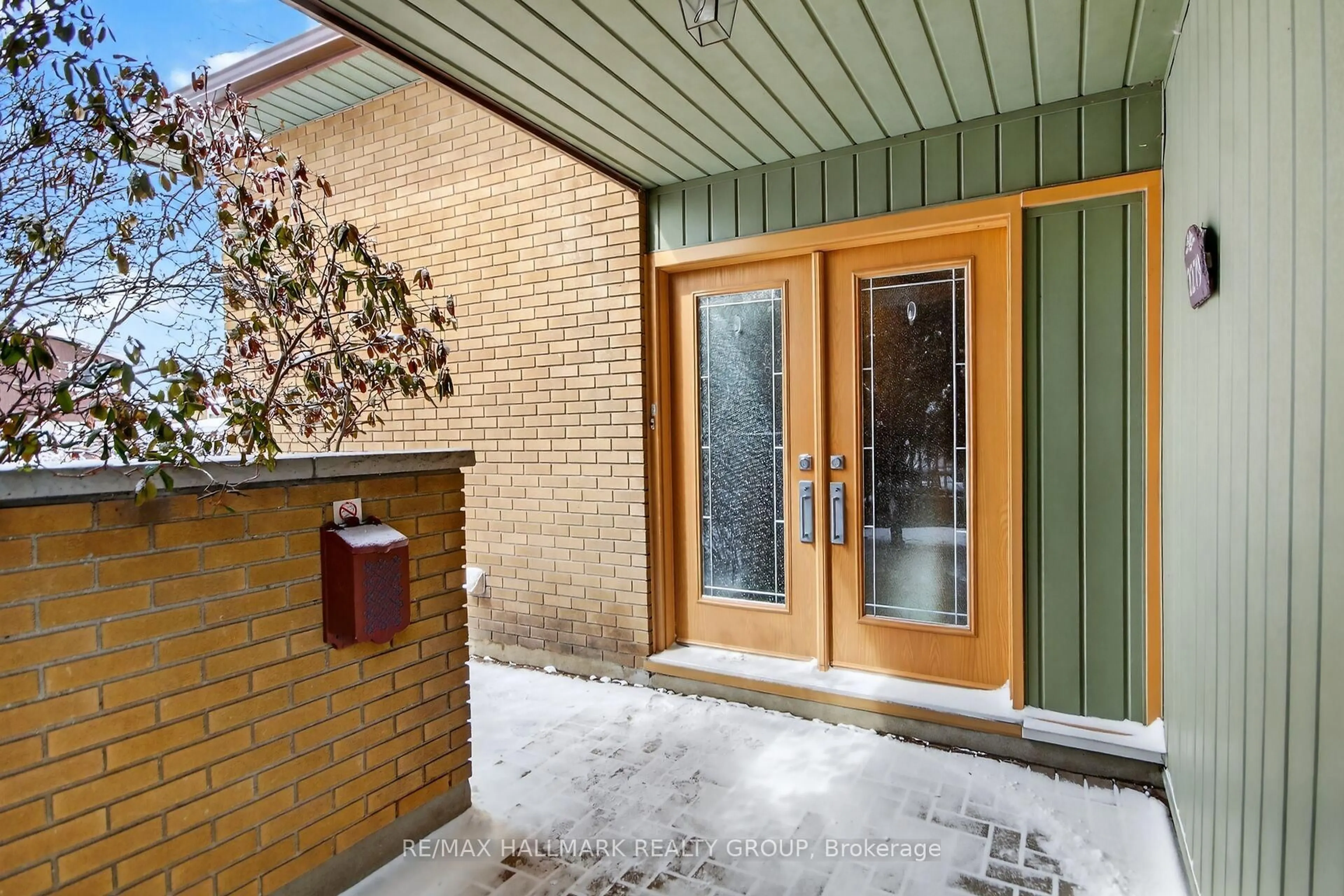 Unknown for 2279 Harding Rd, Ottawa Ontario K1G 3B6