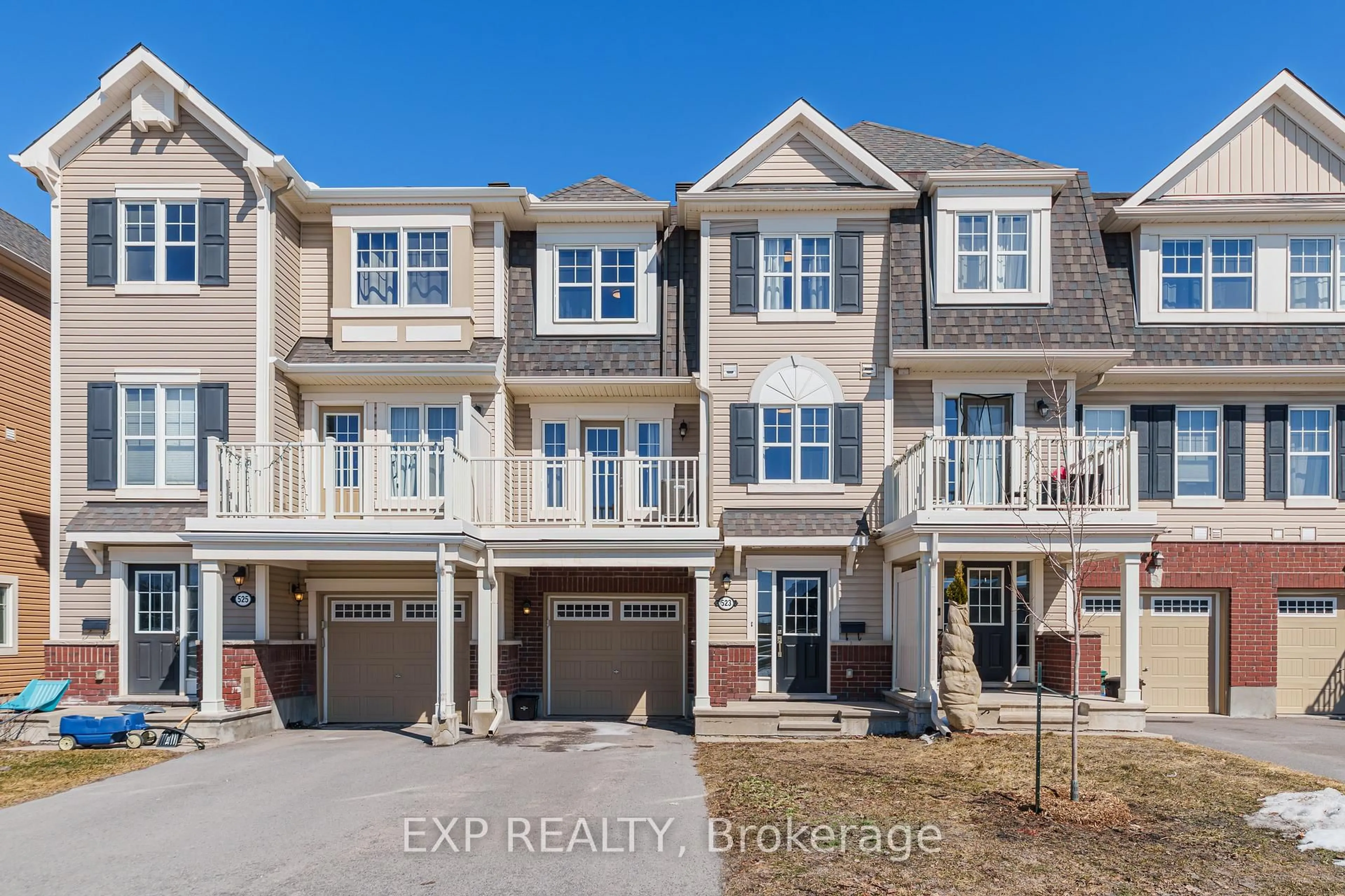 A pic from outside/outdoor area/front of a property/back of a property/a pic from drone, street for 523 Ensatina Cres, Ottawa Ontario K2J 6H4