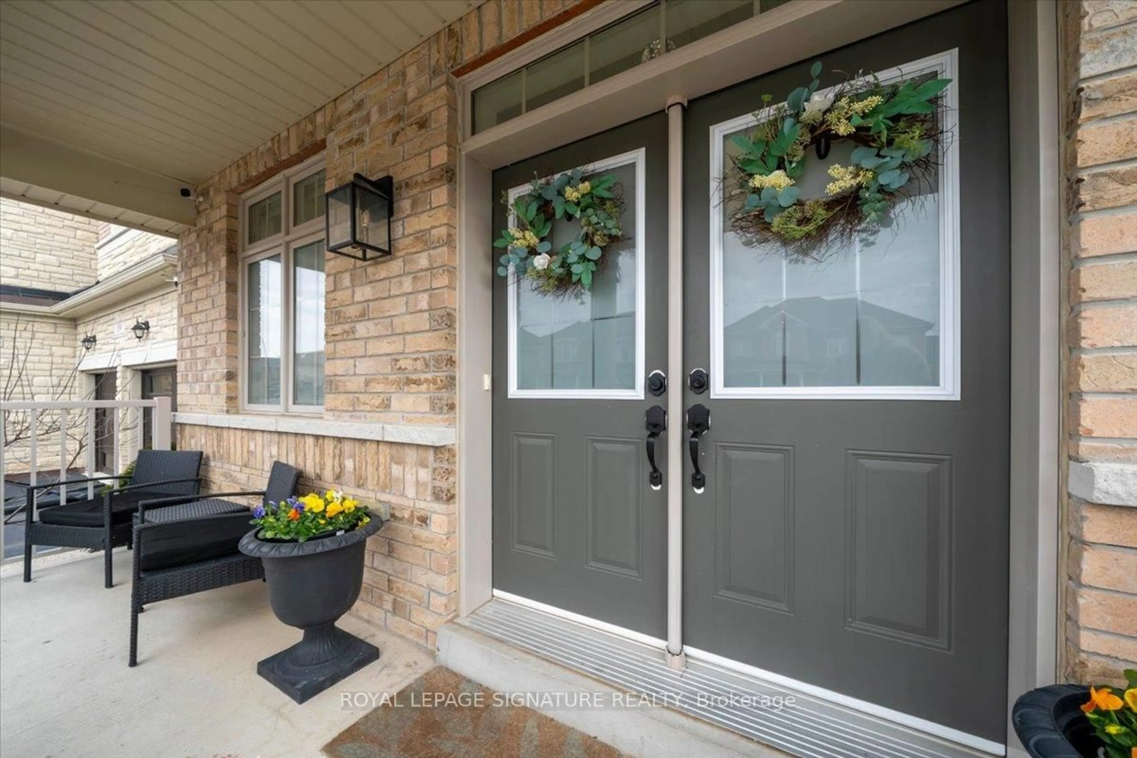 Indoor entryway for 23 Mill Stone Terr, Hamilton Ontario L8B 1W9