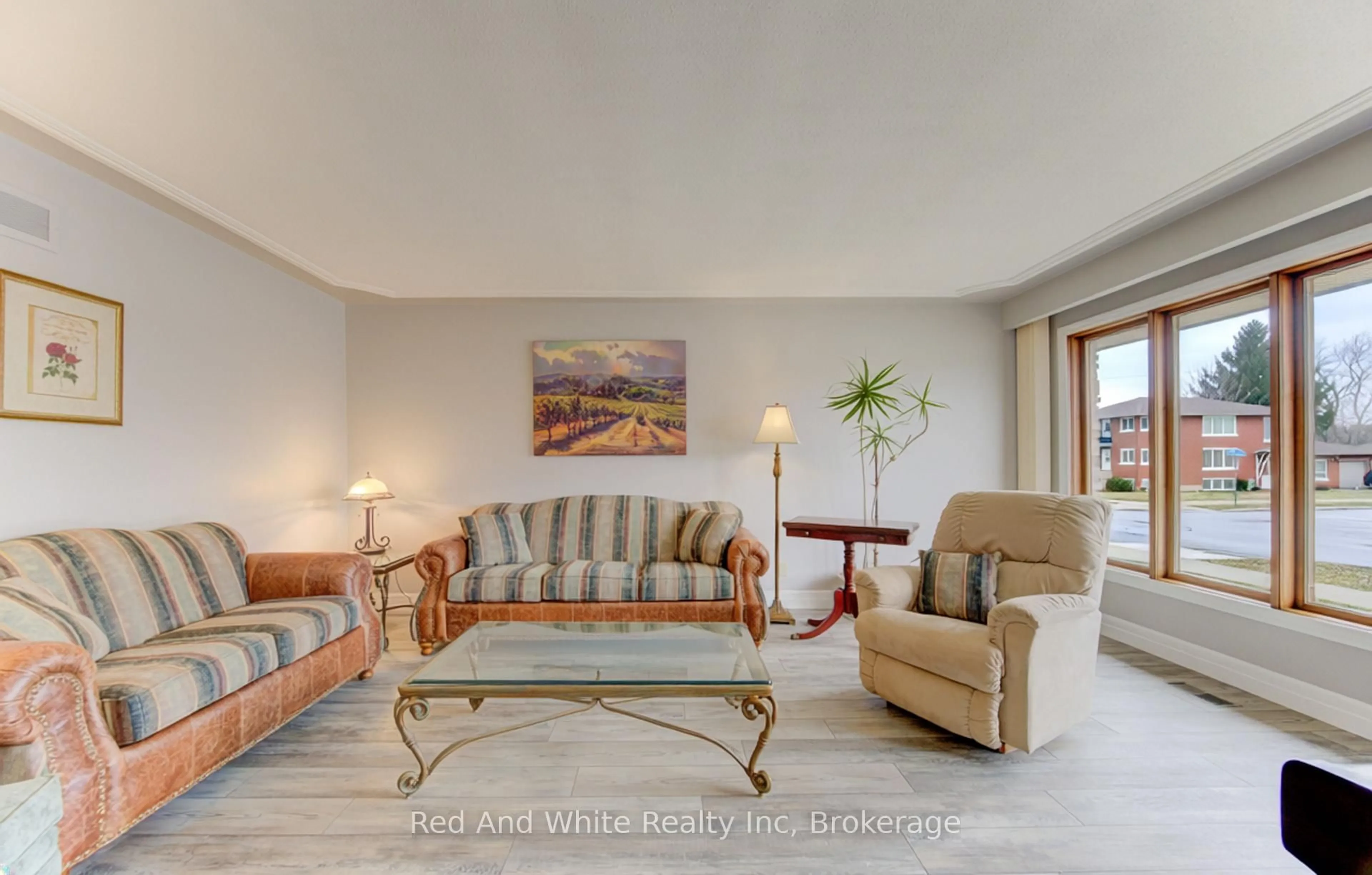 Living room with furniture, unknown for 449 Greenfield Ave, Kitchener Ontario N2C 1E9