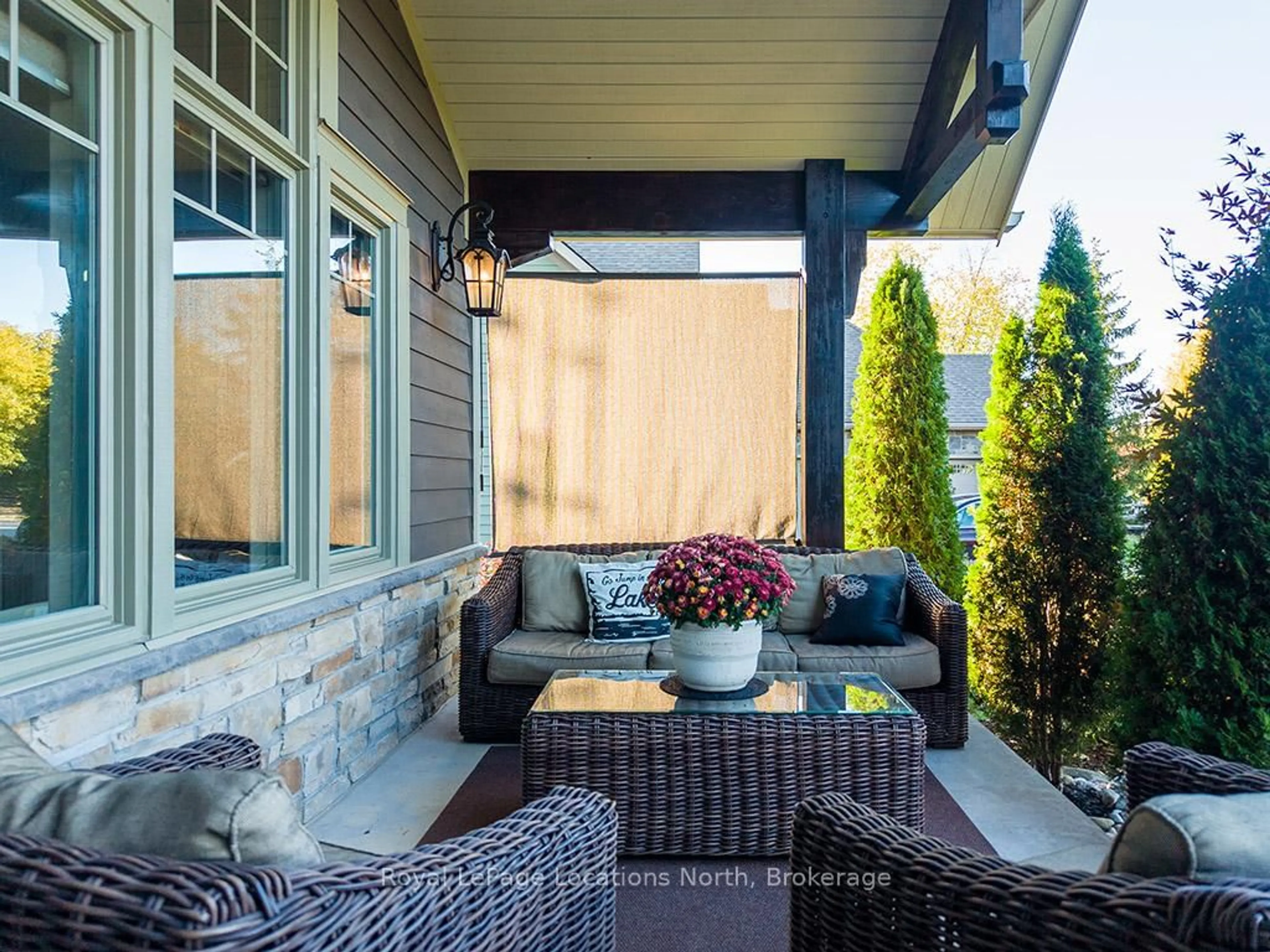 Patio, street for 138 Rankin's Cres, Blue Mountains Ontario N0H 2P0