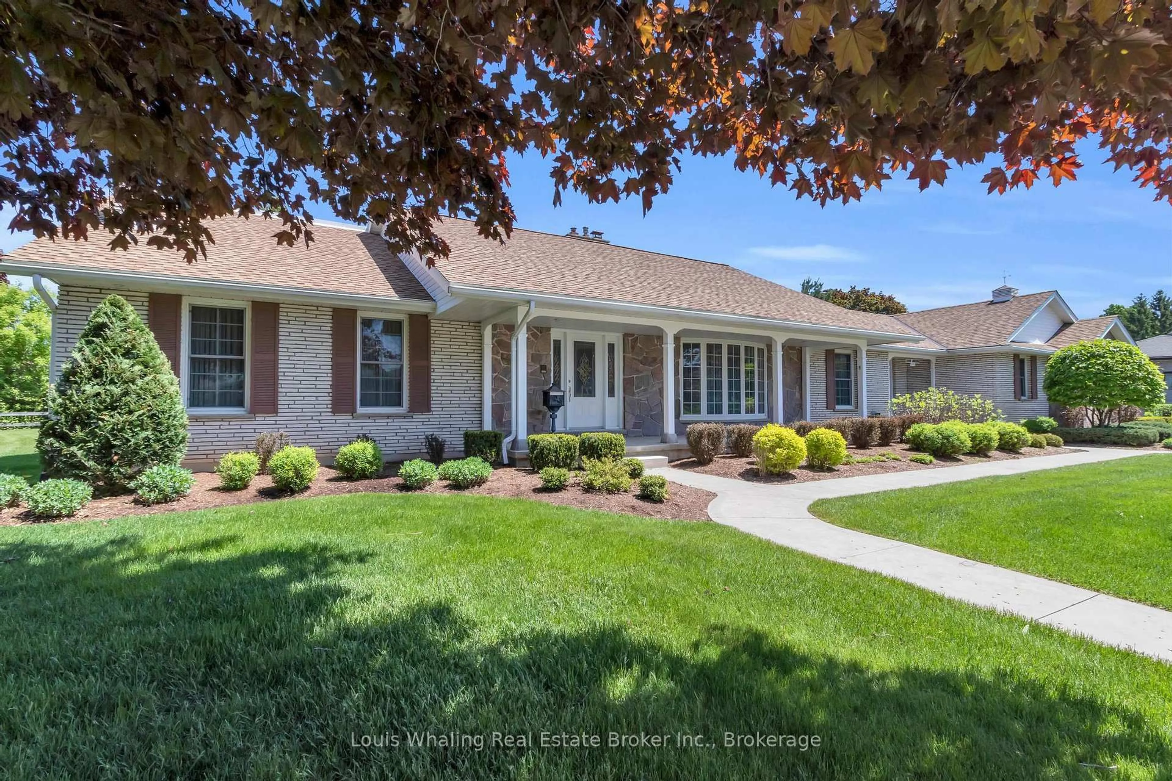 Home with vinyl exterior material, street for 241 4th Ave, Hanover Ontario N4N 2B6