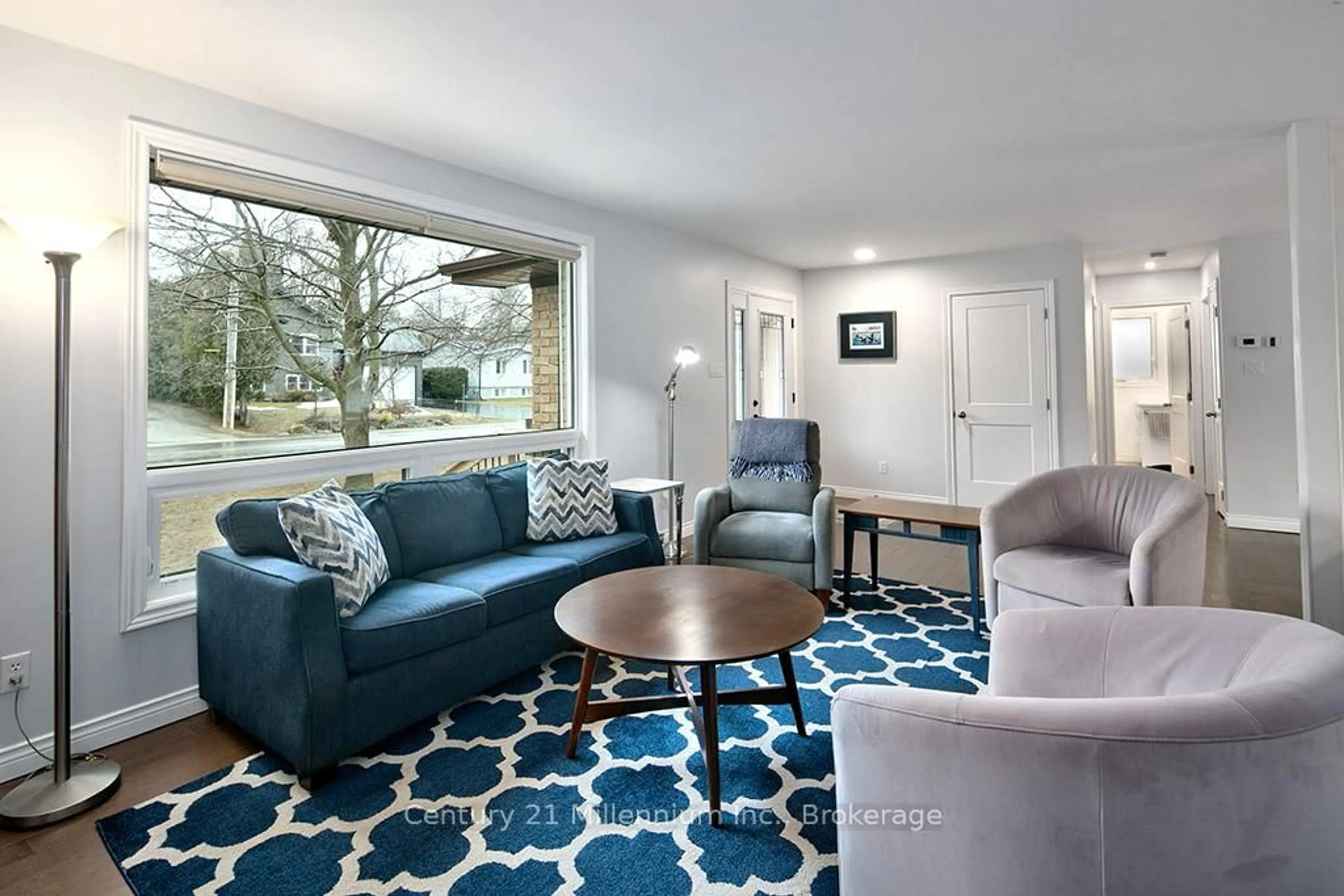 Living room with furniture, carpet floor for 142 Arthur St, Blue Mountains Ontario N0H 2P0