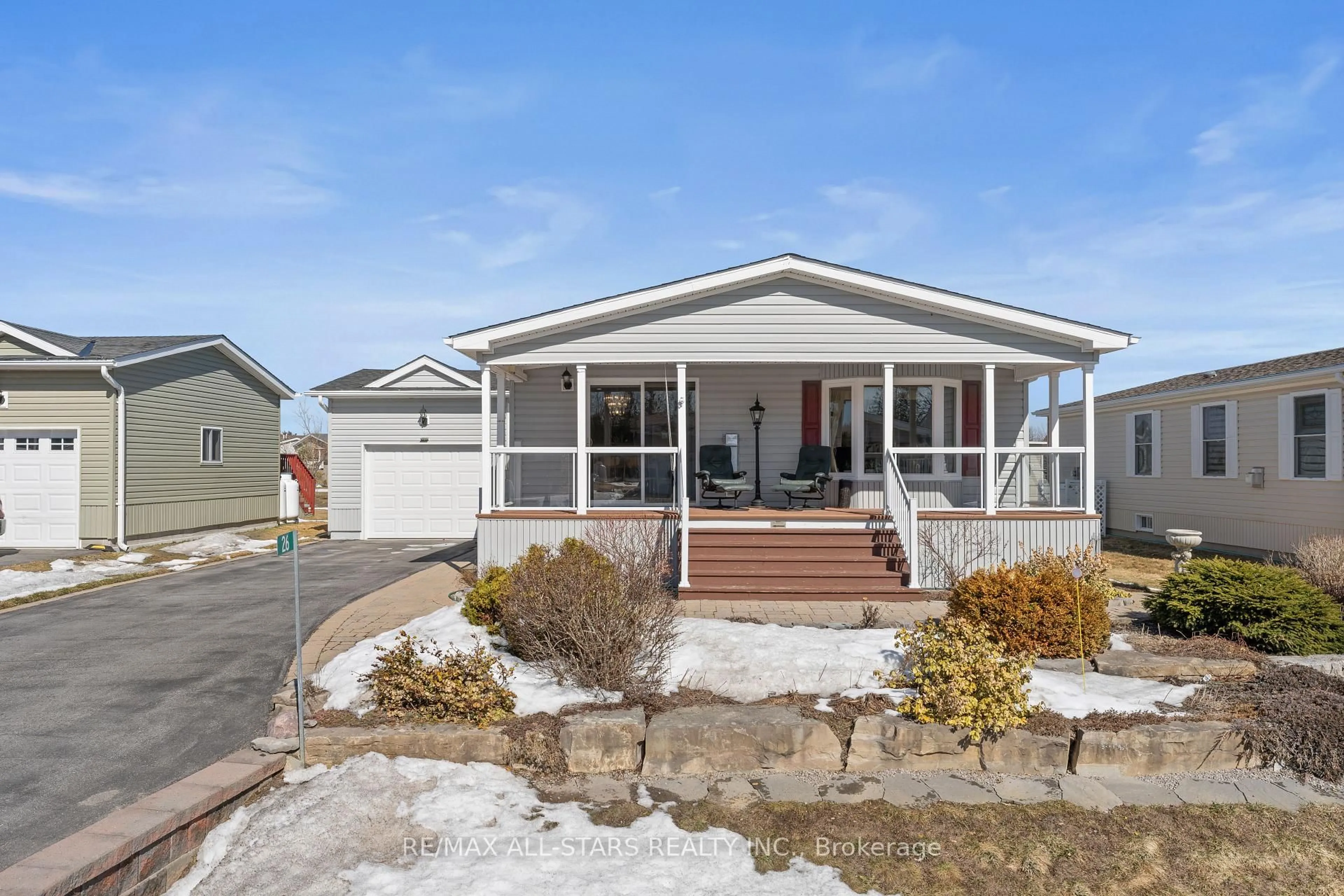 Home with vinyl exterior material, street for 26 Creekside Circ, Kawartha Lakes Ontario K0M 1L0