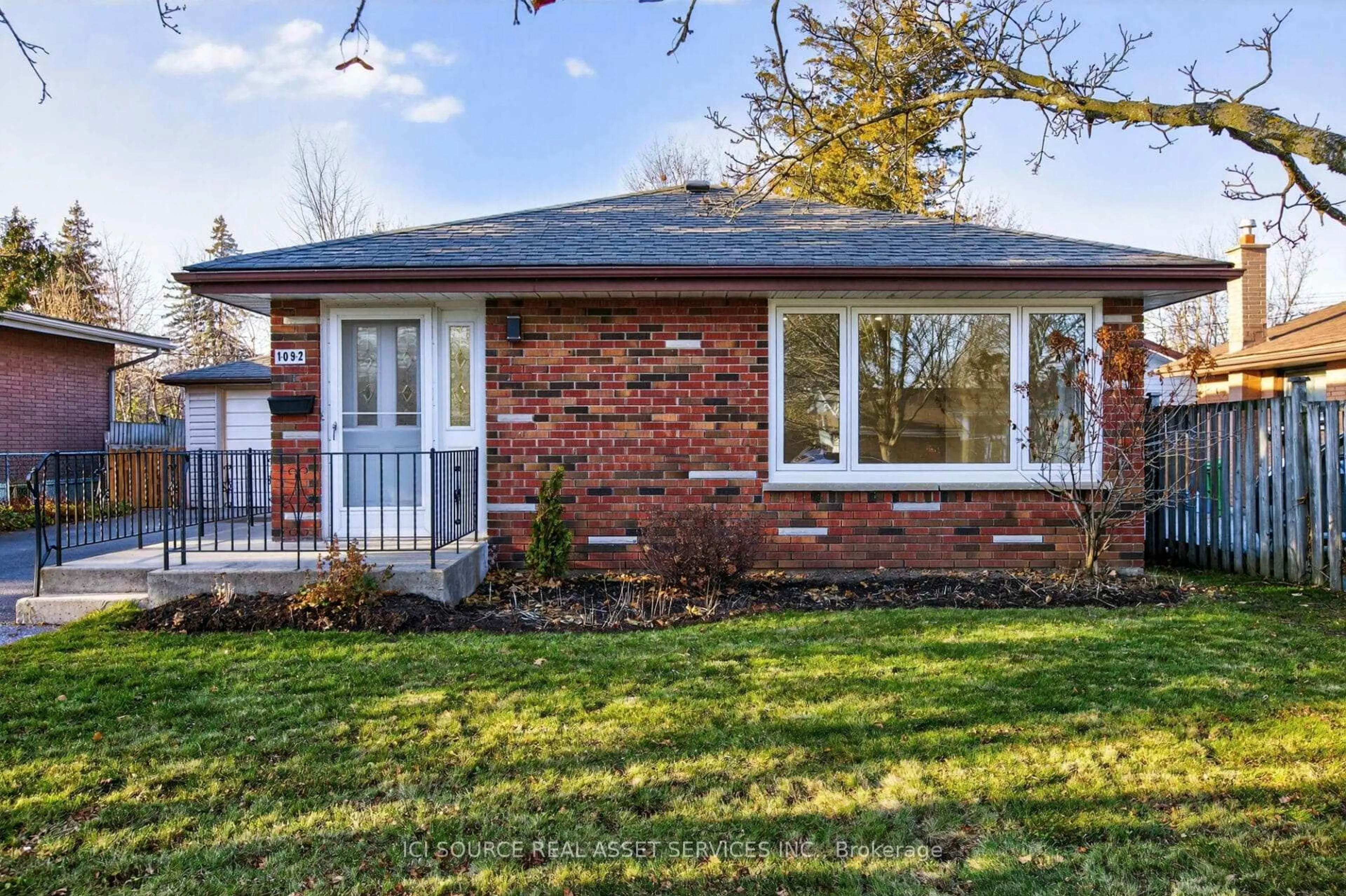 Home with brick exterior material, street for 1092 Glendale Dr, Peterborough Ontario K9H 6M4