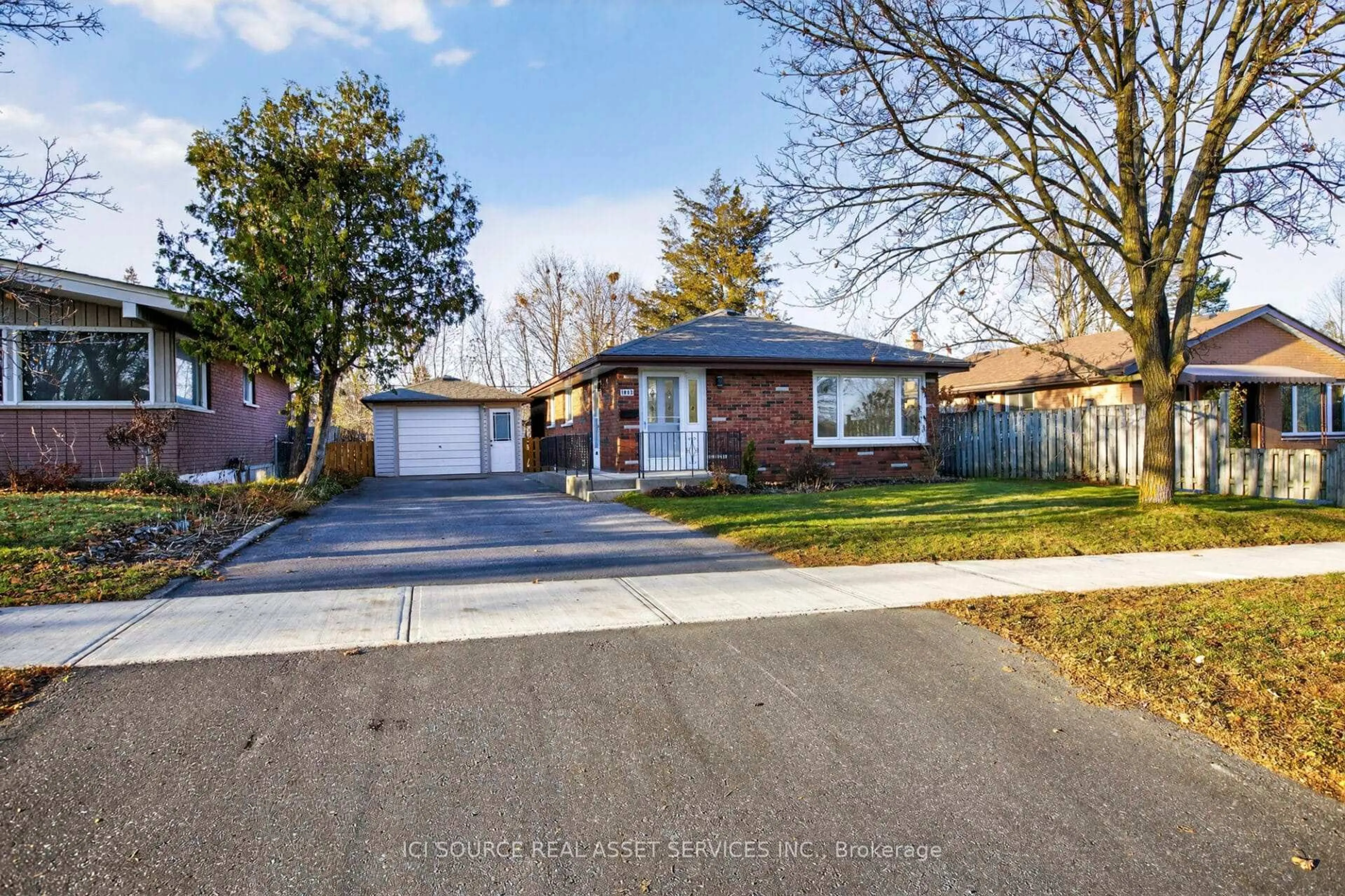 Home with brick exterior material, street for 1092 Glendale Dr, Peterborough Ontario K9H 6M4