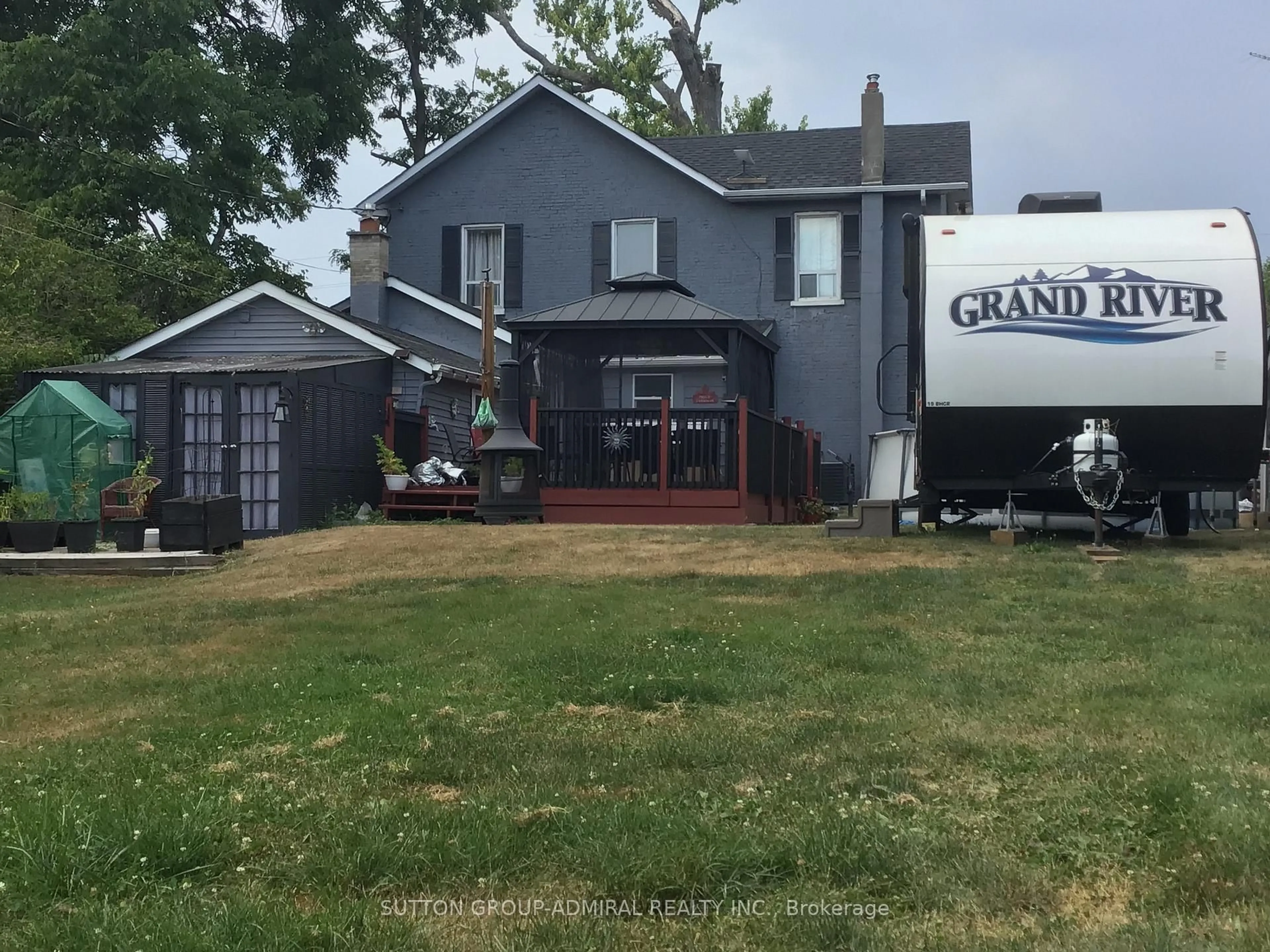 A pic from outside/outdoor area/front of a property/back of a property/a pic from drone, street for 20 King St, Kawartha Lakes Ontario K0L 2W0