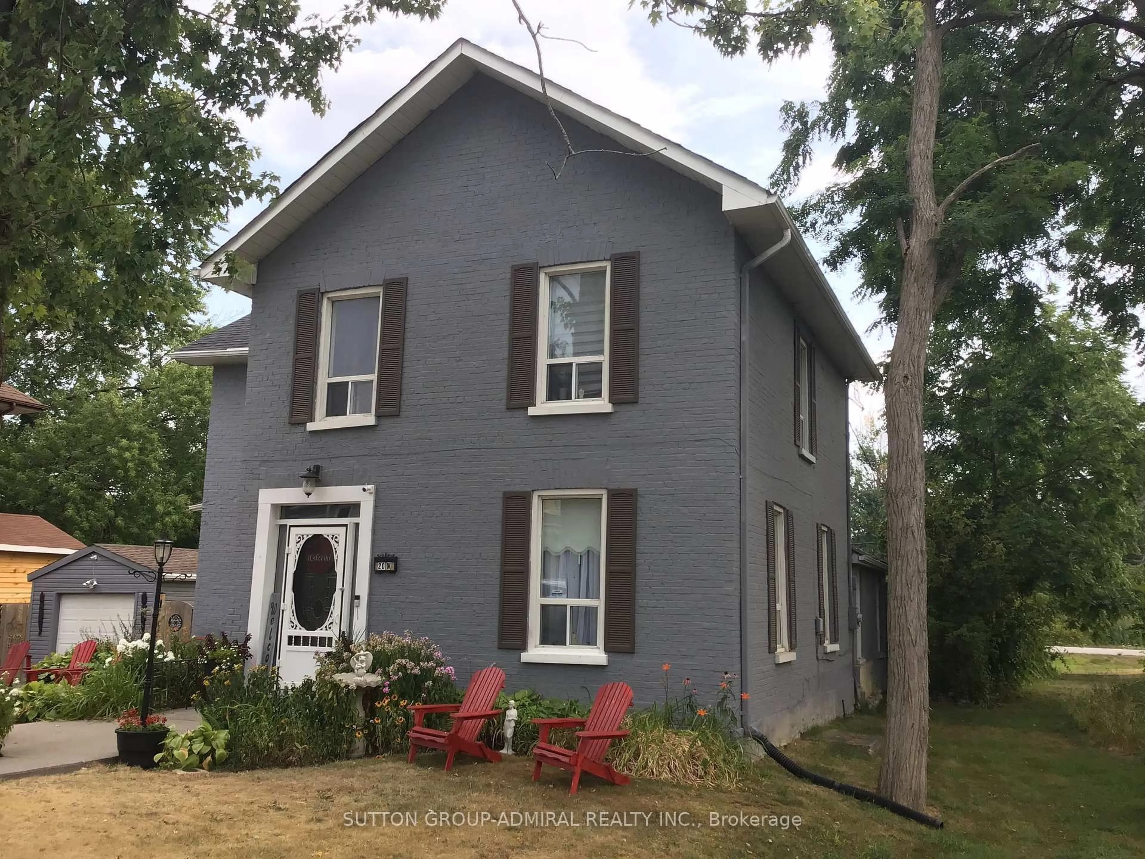 Home with vinyl exterior material, building for 20 King St, Kawartha Lakes Ontario K0L 2W0