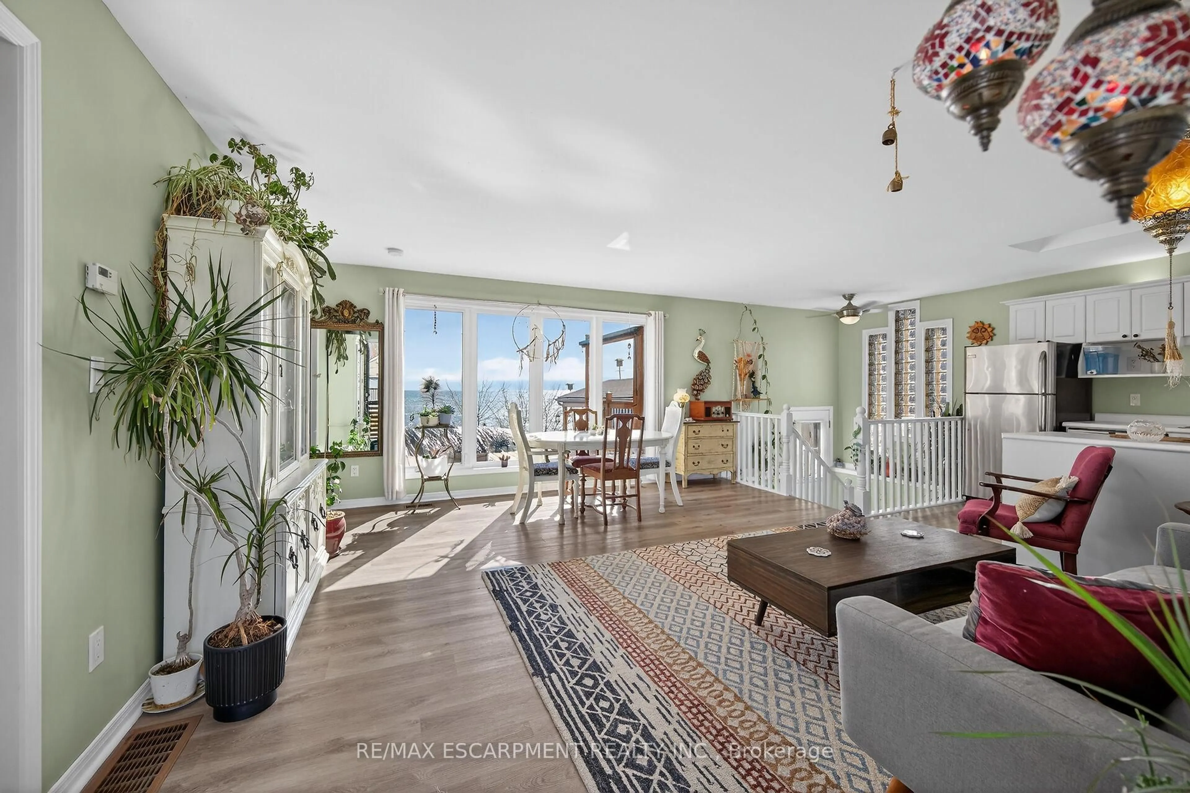 Living room with furniture, unknown for 16 Wilcox Dr, Haldimand Ontario N0A 1L0