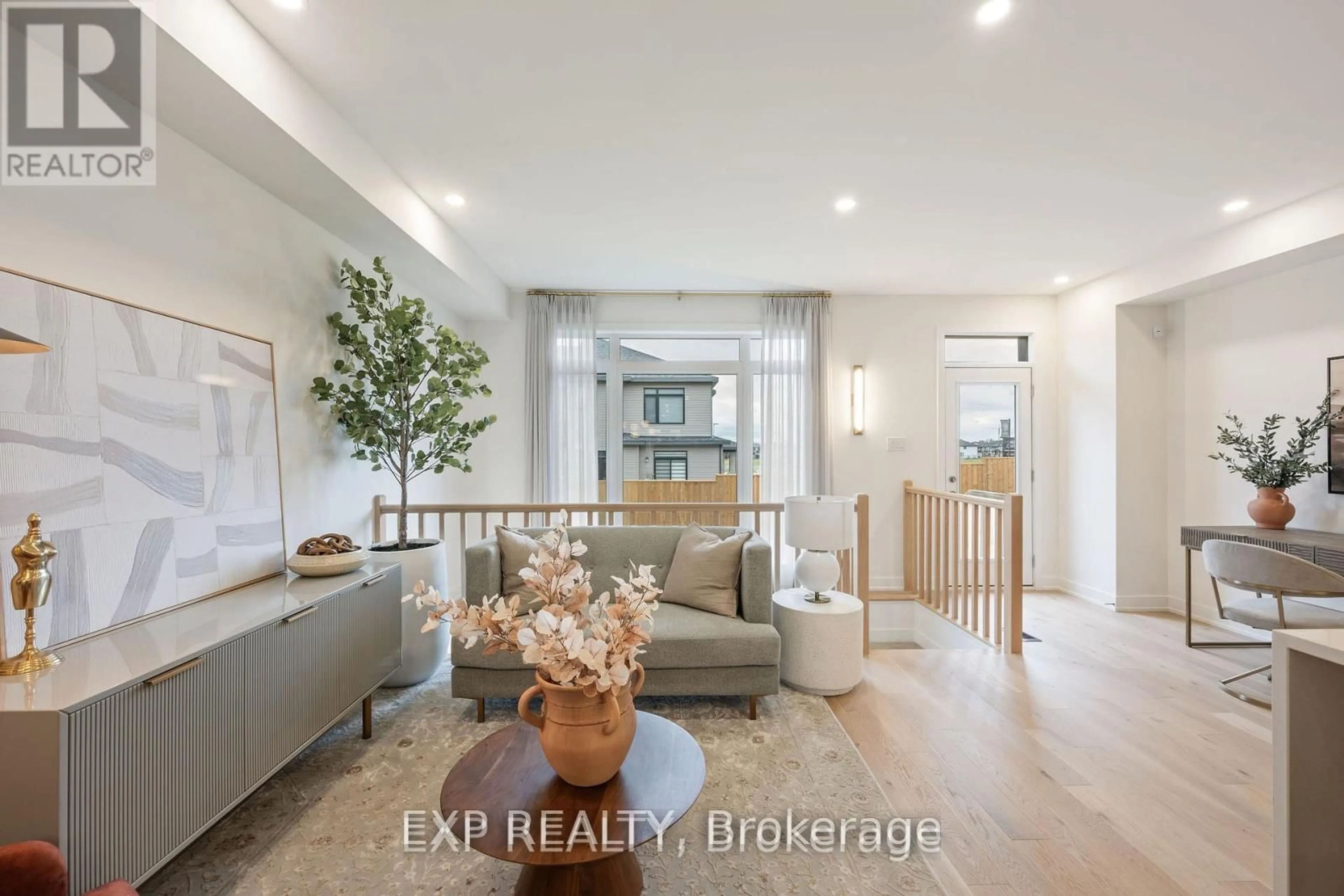 Indoor entryway for 443 Haresfield Crt, Ottawa Ontario K4M 0B6