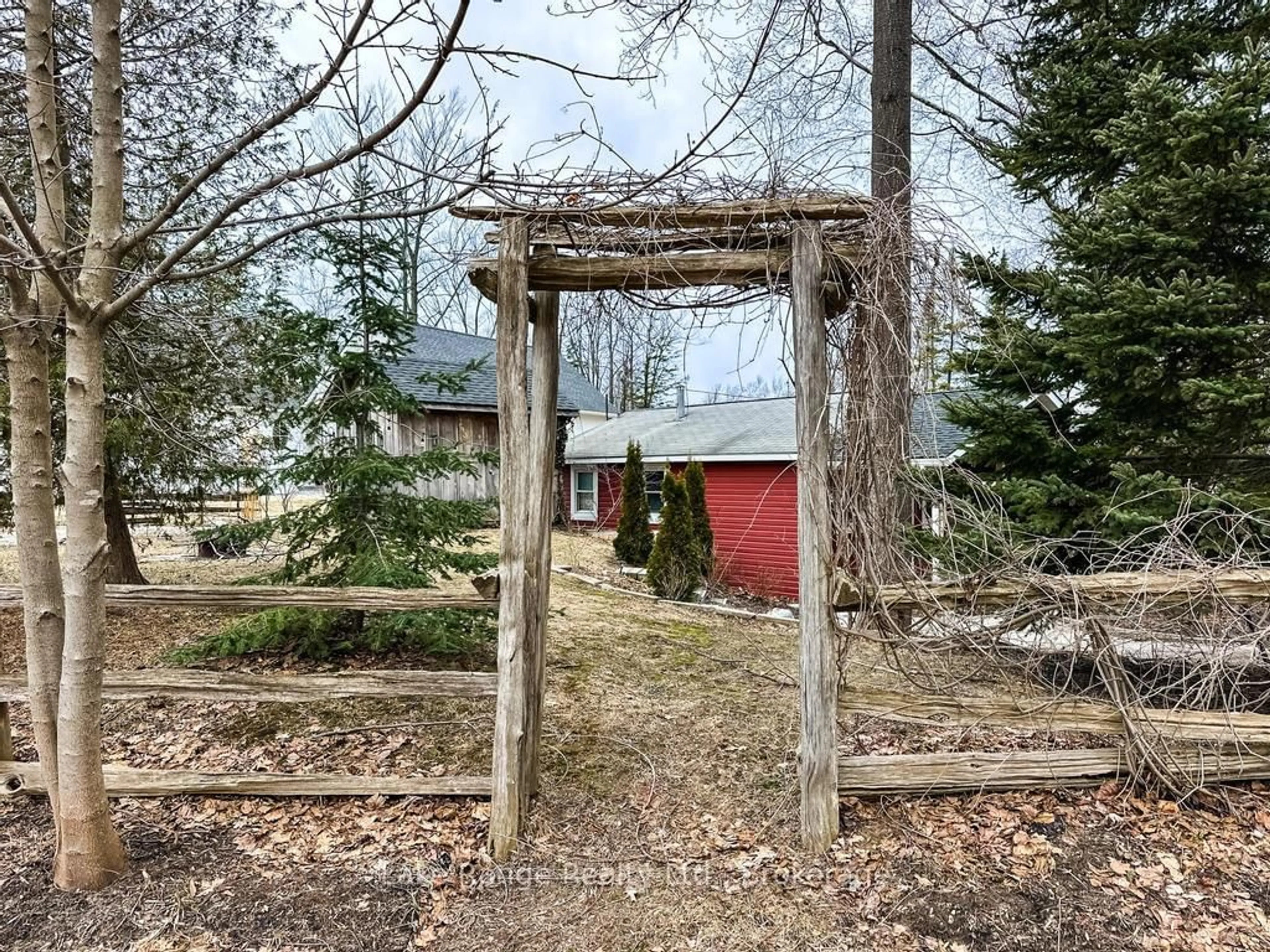 Shed for 111 Sunrise Ave, Huron-Kinloss Ontario N0G 2R0