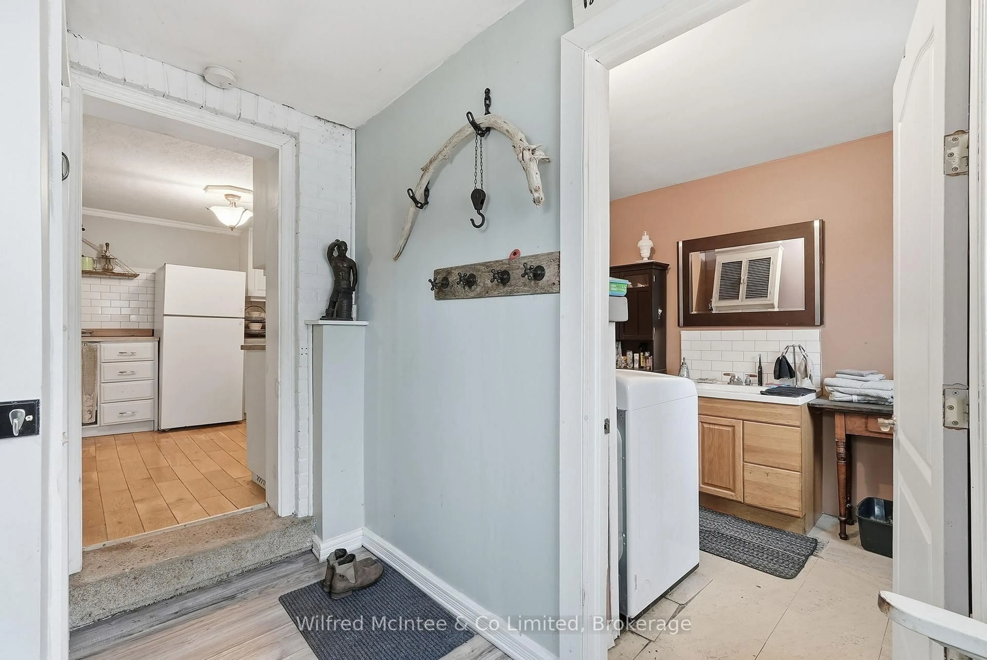 Indoor entryway for 59 3RD Ave, Arran-Elderslie Ontario N0G 1L0