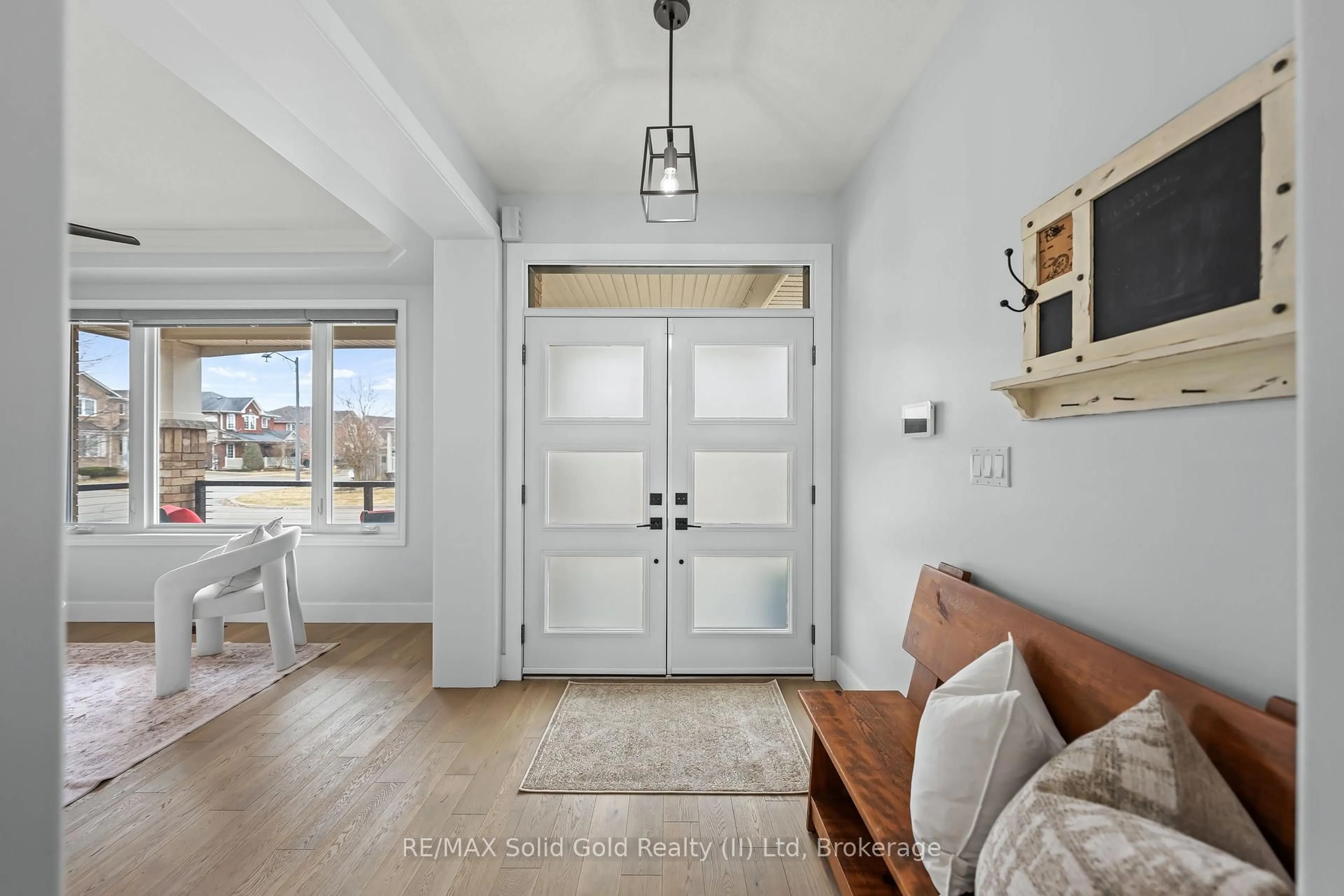 Indoor entryway for 75 Porter Cres, Cambridge Ontario N3C 0B7