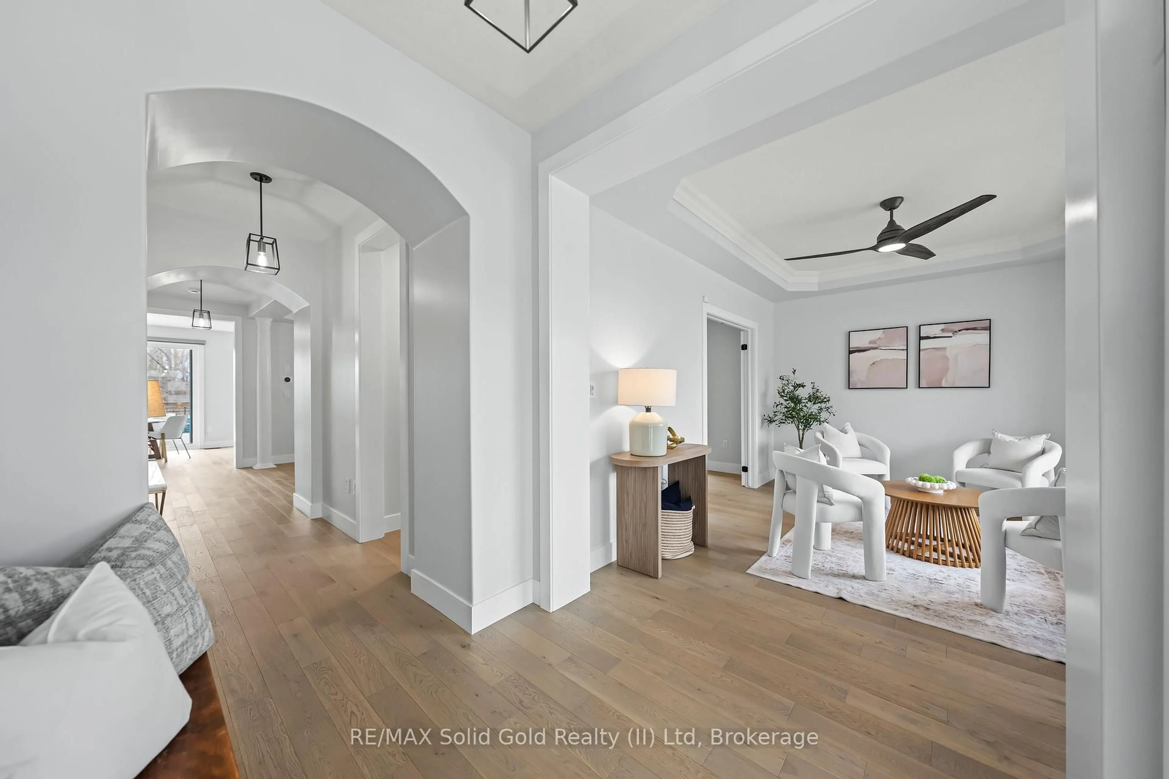 Indoor entryway for 75 Porter Cres, Cambridge Ontario N3C 0B7