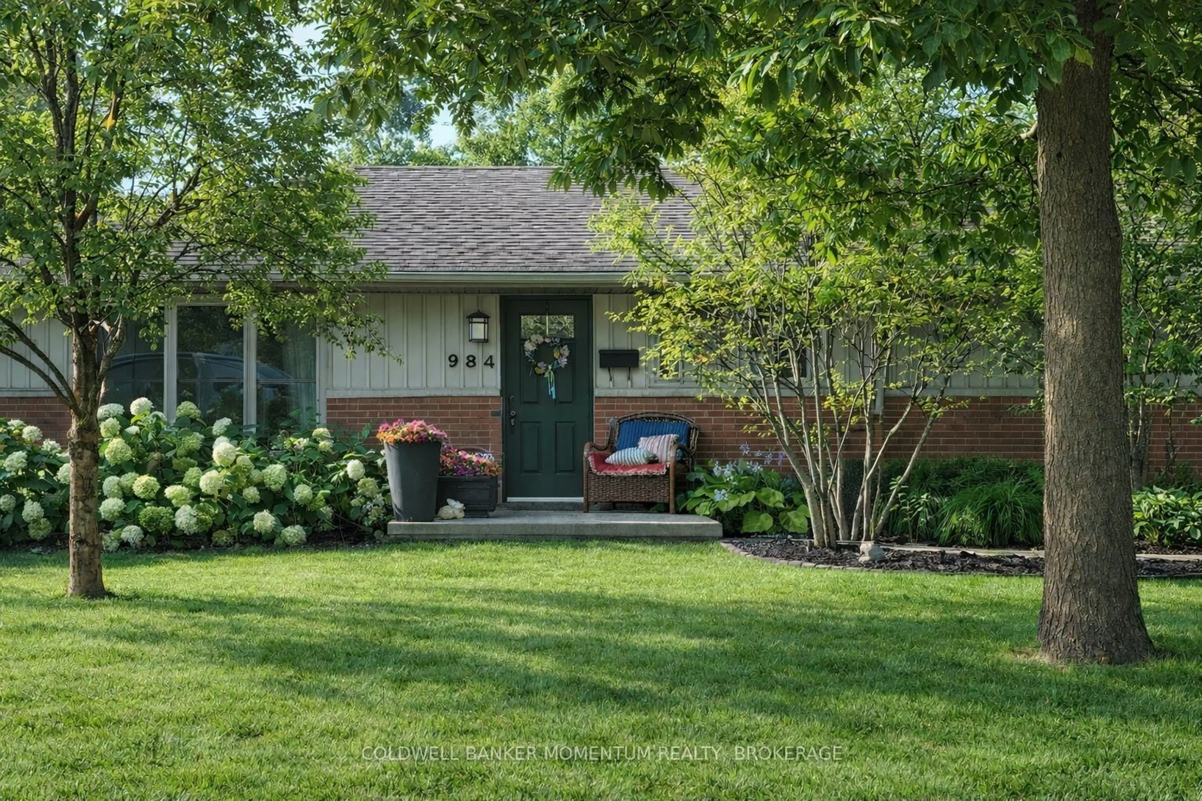 Unknown for 984 Plantation Rd, London North Ontario N6H 2Y4