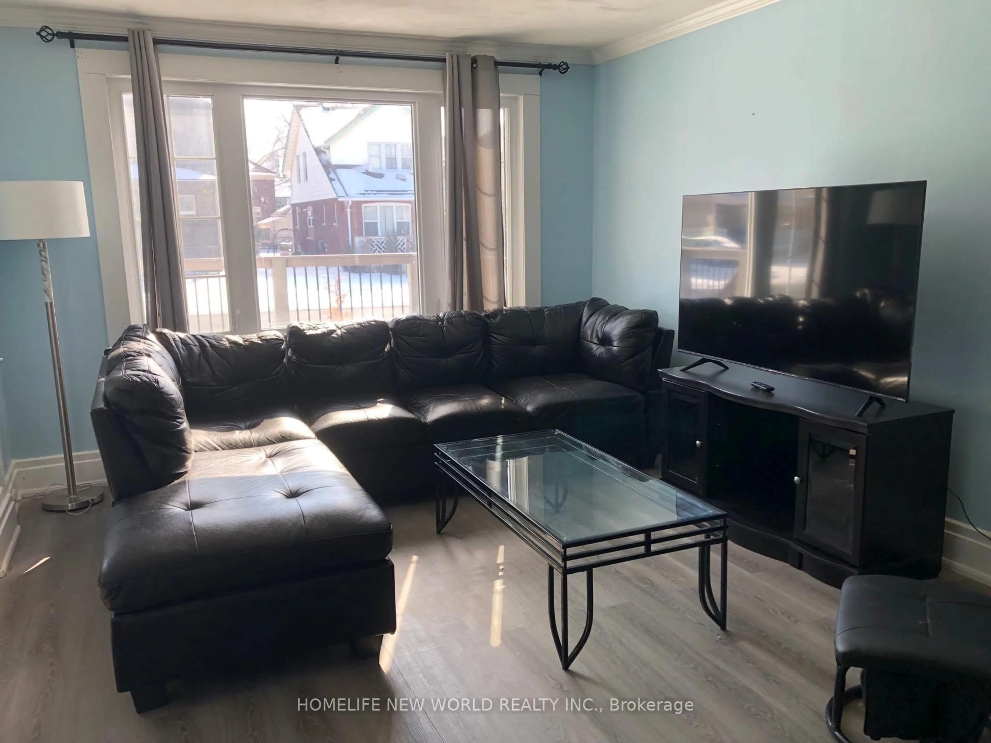 Living room with furniture, unknown for 5189 Jepson St, Niagara Falls Ontario L2E 1K9