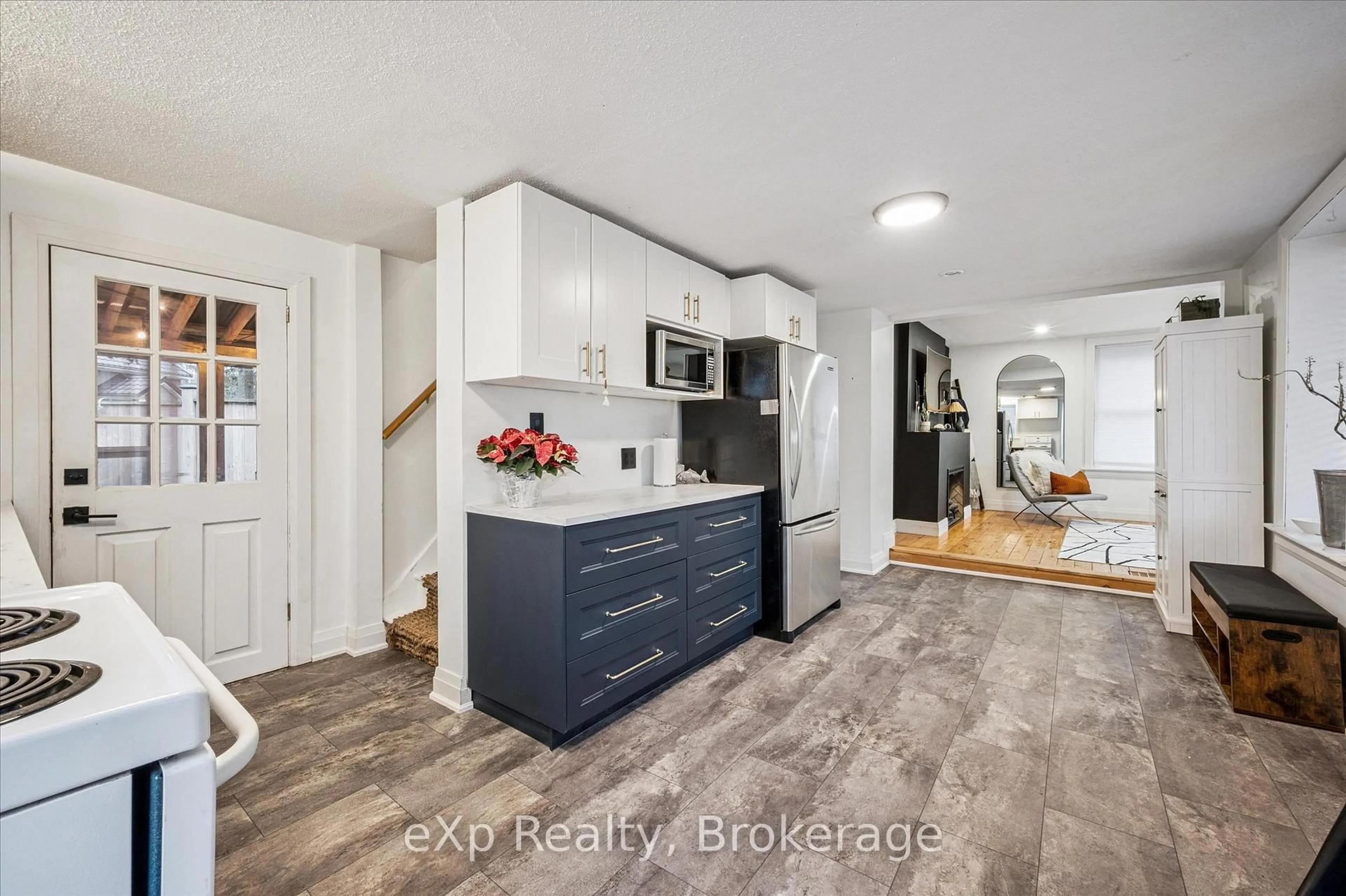 Open concept kitchen, unknown for 20 Bergey St, Cambridge Ontario N3C 1P6