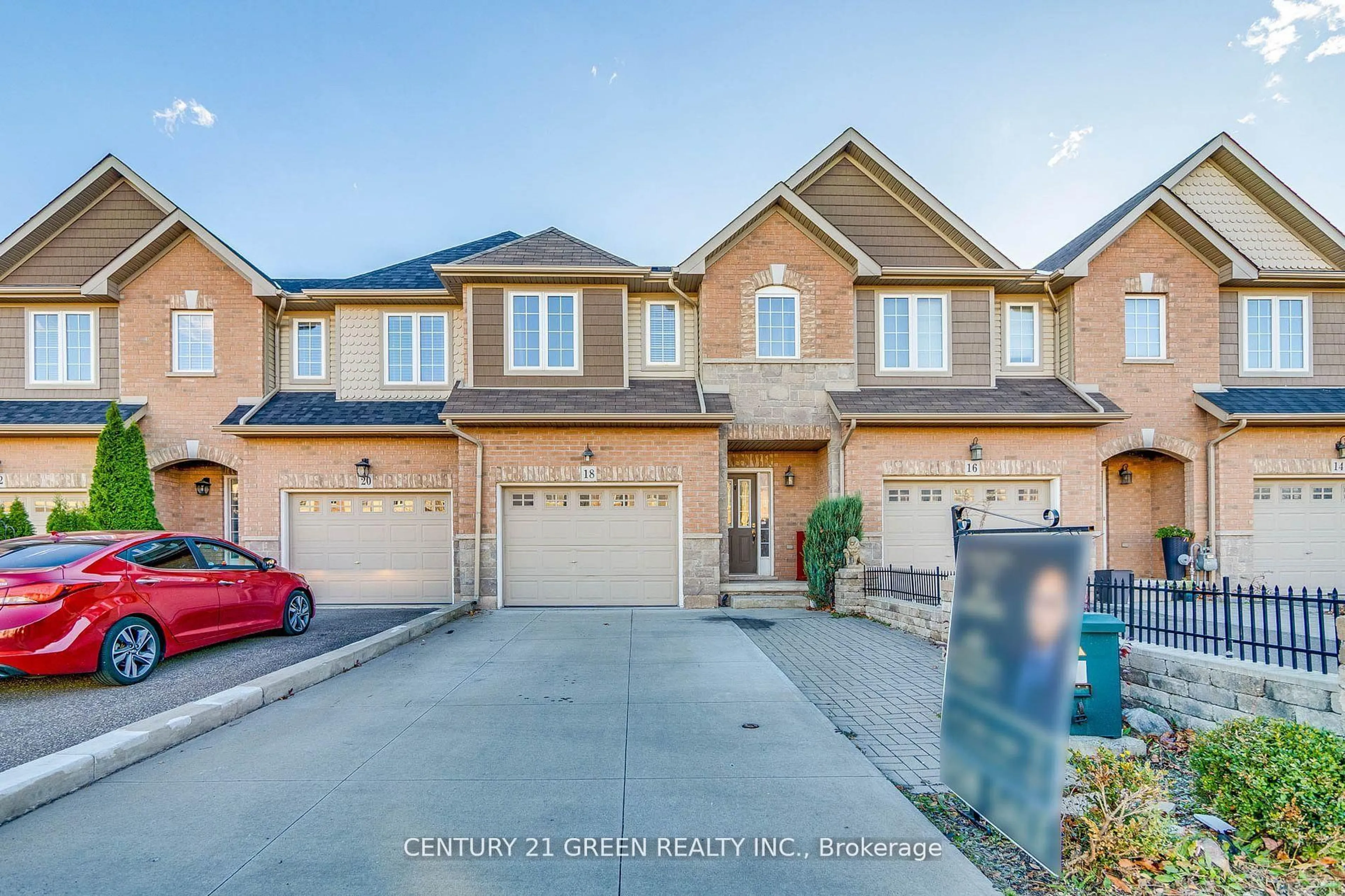 A pic from outside/outdoor area/front of a property/back of a property/a pic from drone, street for 18 Palacebeach Tr, Hamilton Ontario L8E 5C3