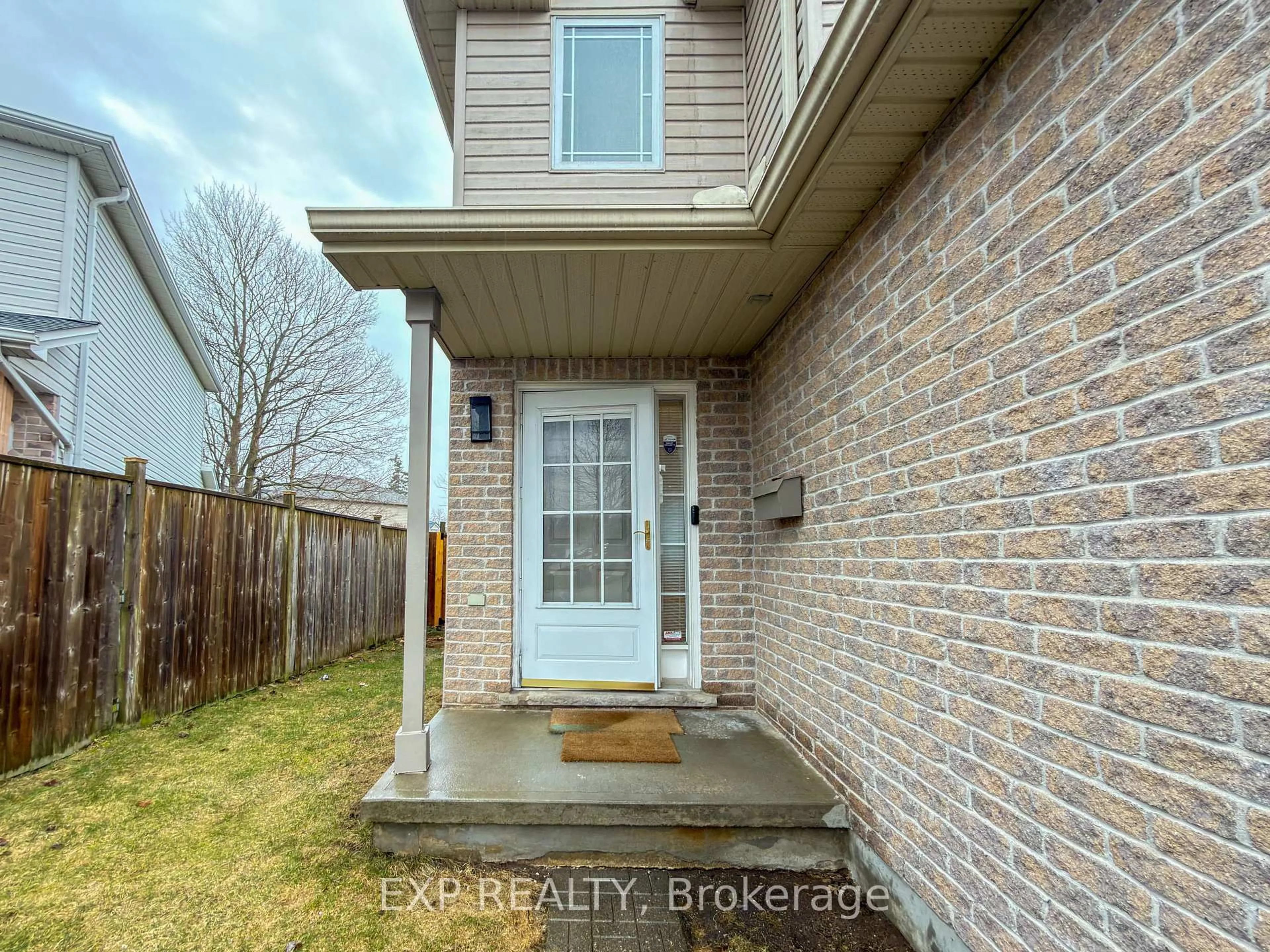 Unknown for 1360 Aspenridge Cres, London East Ontario N5Y 5P1