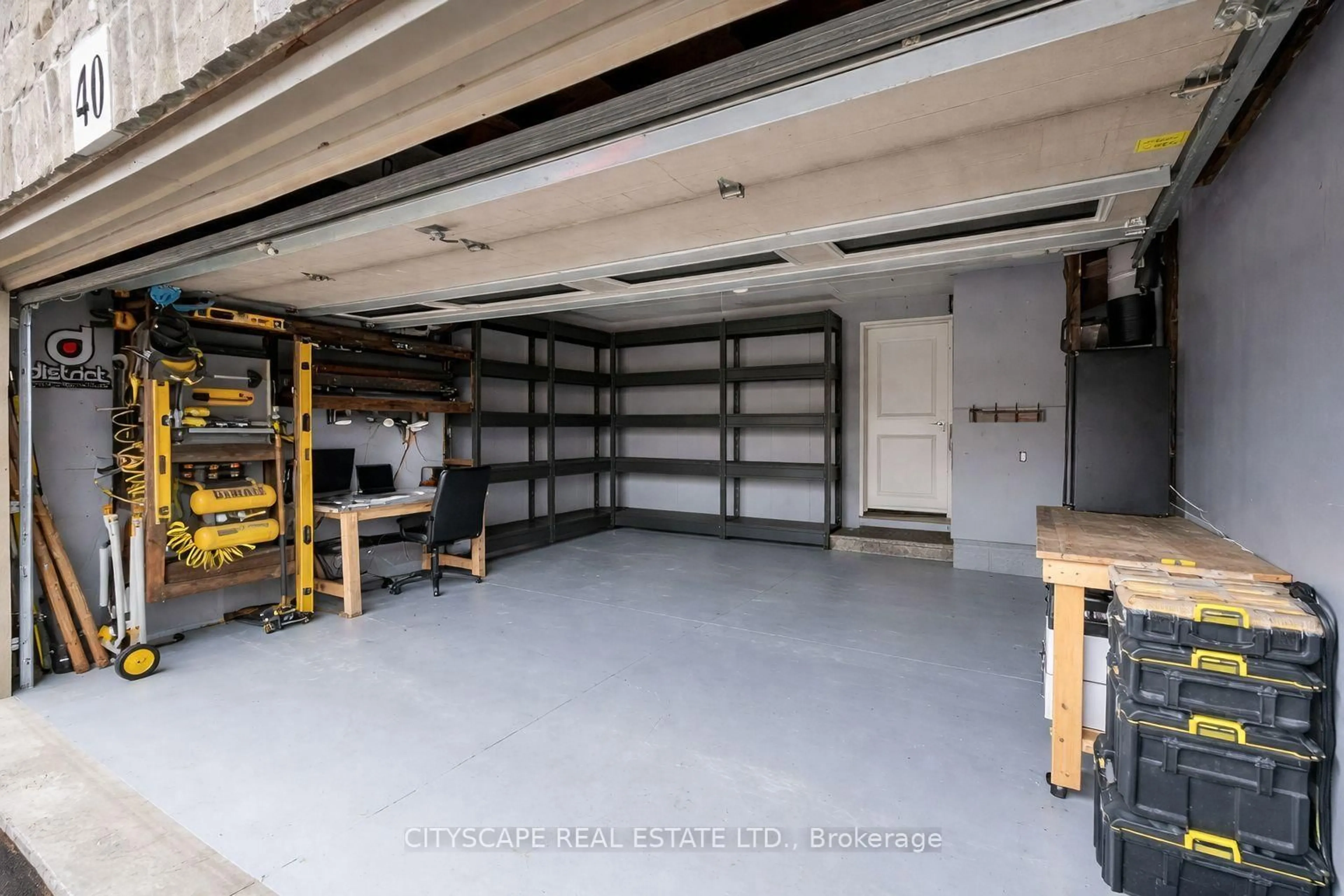 Indoor garage for 40 Blue Ribbon Way, Hamilton Ontario L0R 1C0