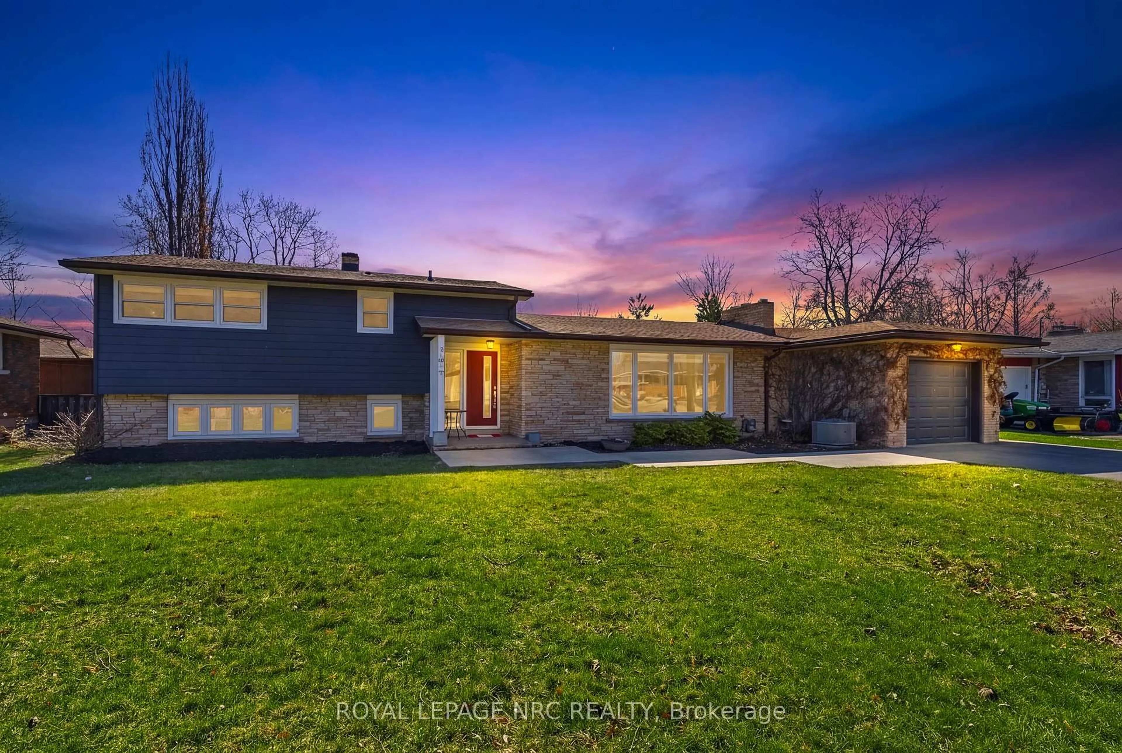 Home with brick exterior material, street for 20 Colbeck Dr, Welland Ontario L3C 5B5