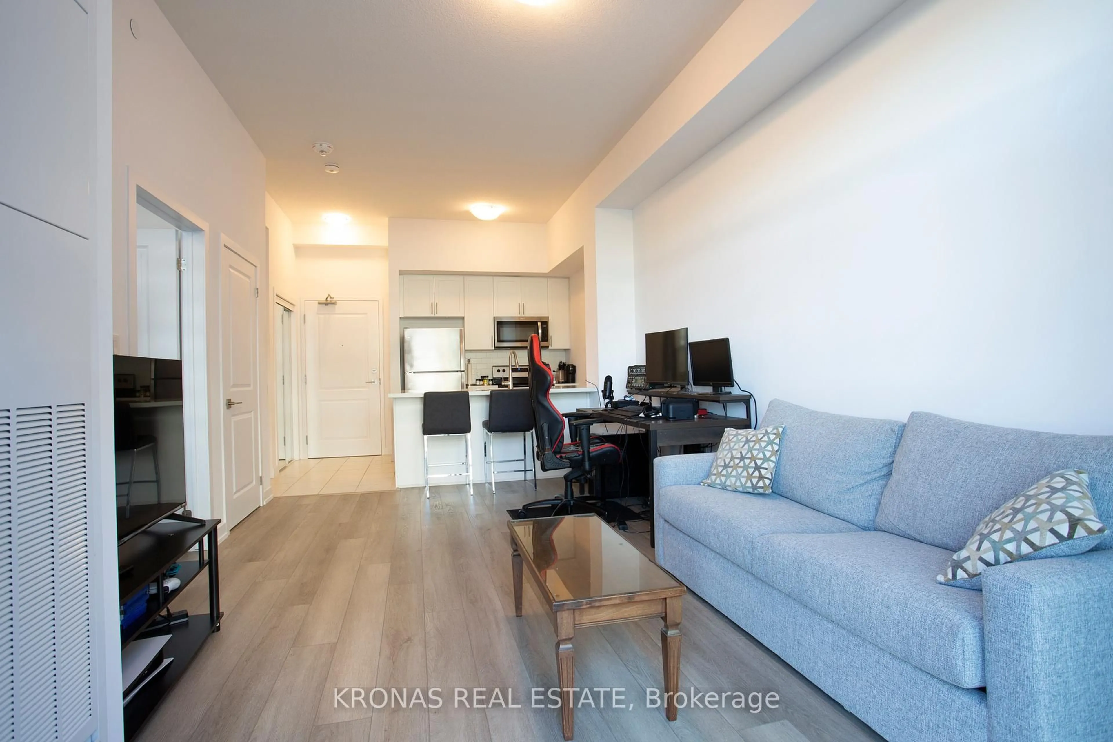 Living room with furniture, unknown for 460 Dundas St #119, Hamilton Ontario L8B 2A5