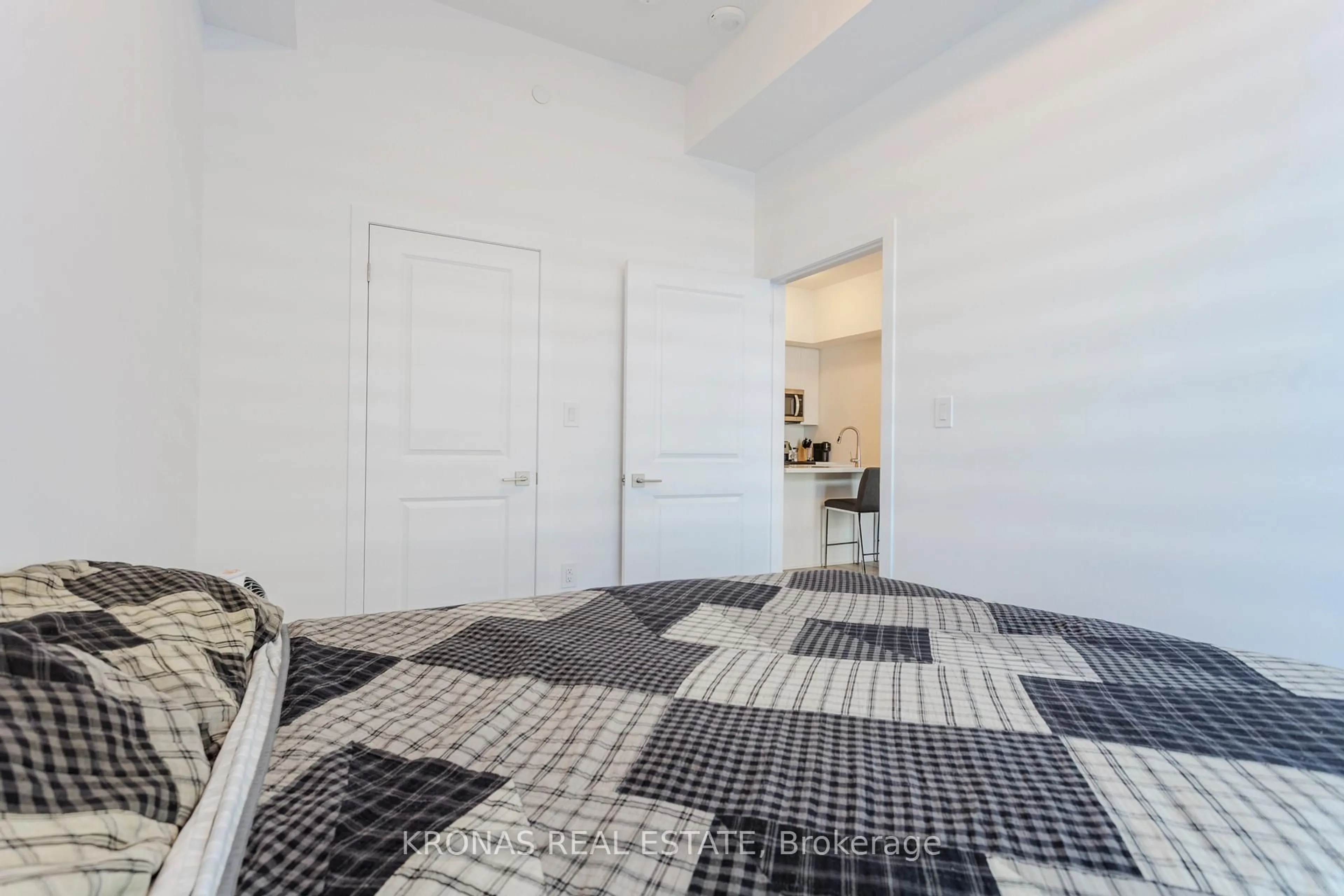 Indoor entryway for 460 Dundas St #119, Hamilton Ontario L8B 2A5