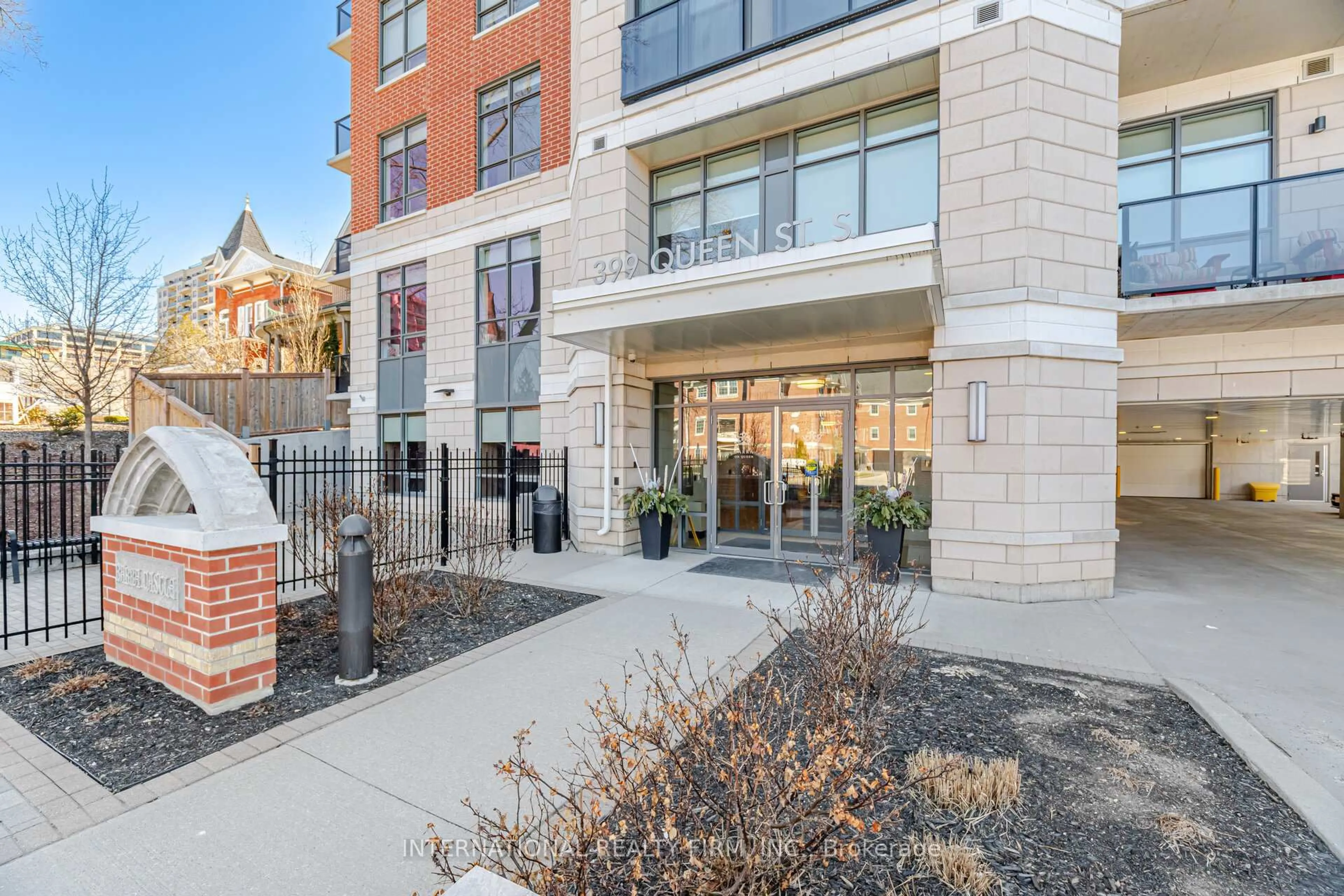 Unknown for 399 Queen St #211, Kitchener Ontario N2G 0C4