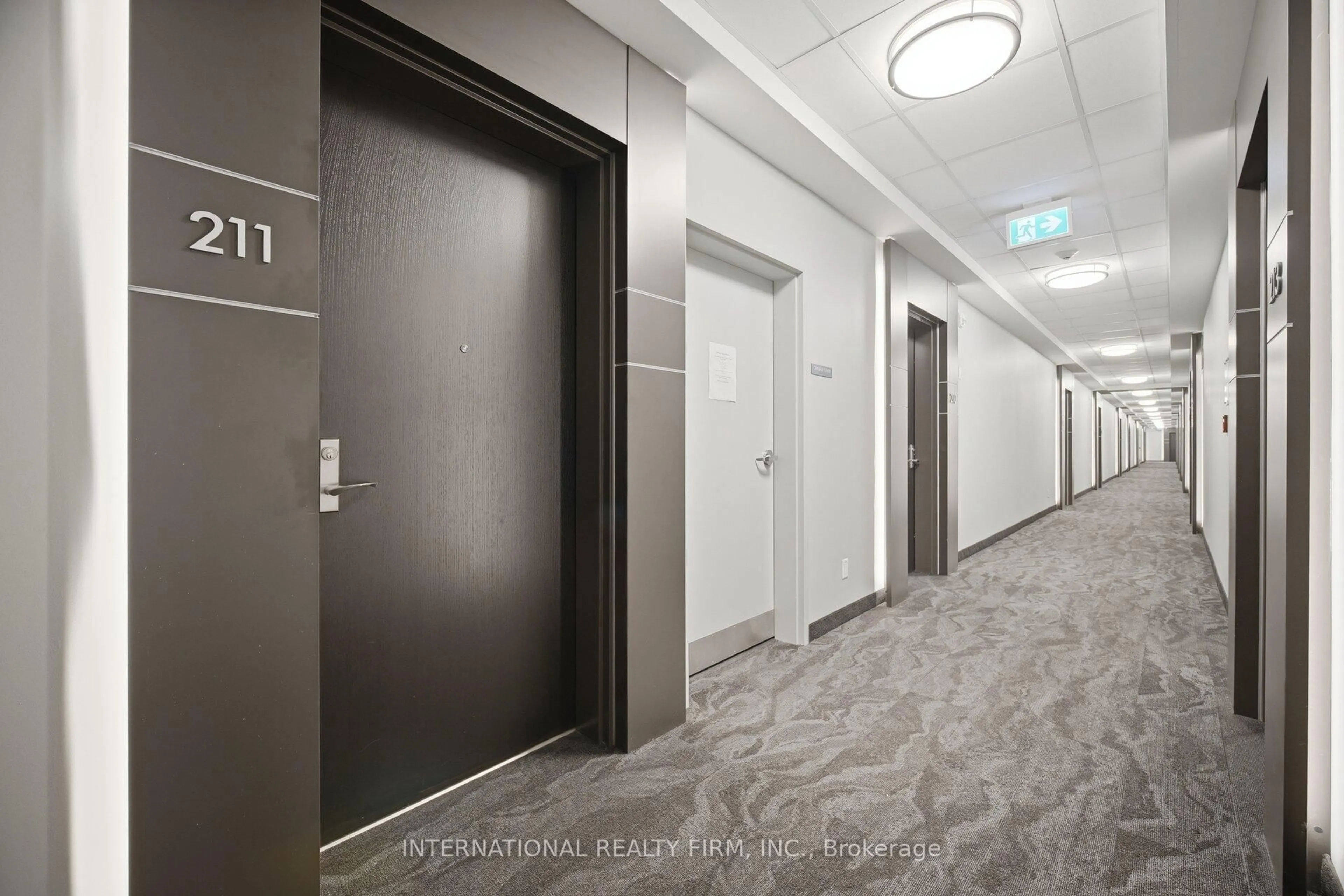 Indoor foyer for 399 Queen St #211, Kitchener Ontario N2G 0C4