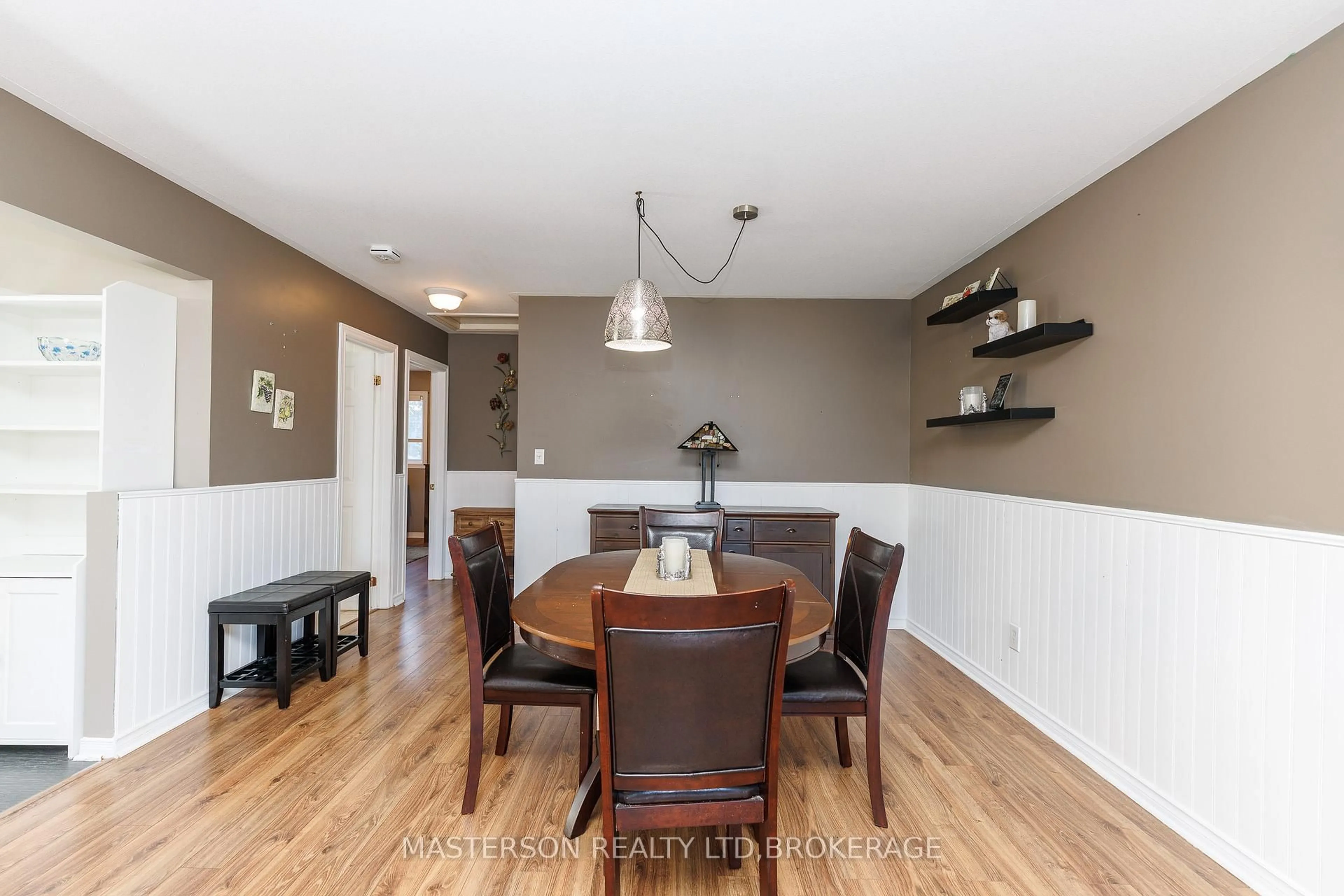 Dining room, wood/laminate floor for 17 Lorne St, St. Catharines Ontario L2P 3C6