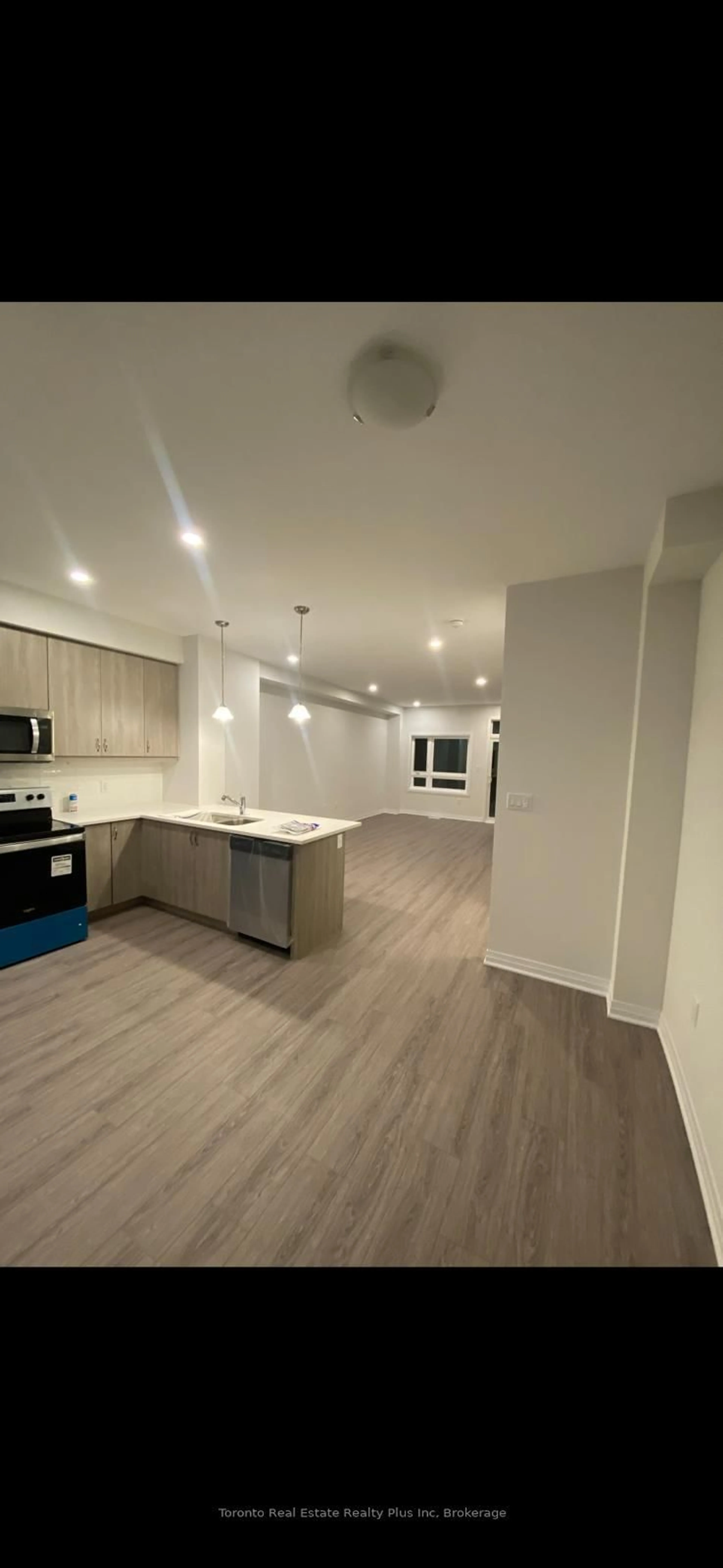 Open concept kitchen, unknown for 51 Sparrow Ave #10, Cambridge Ontario N1T 2E2