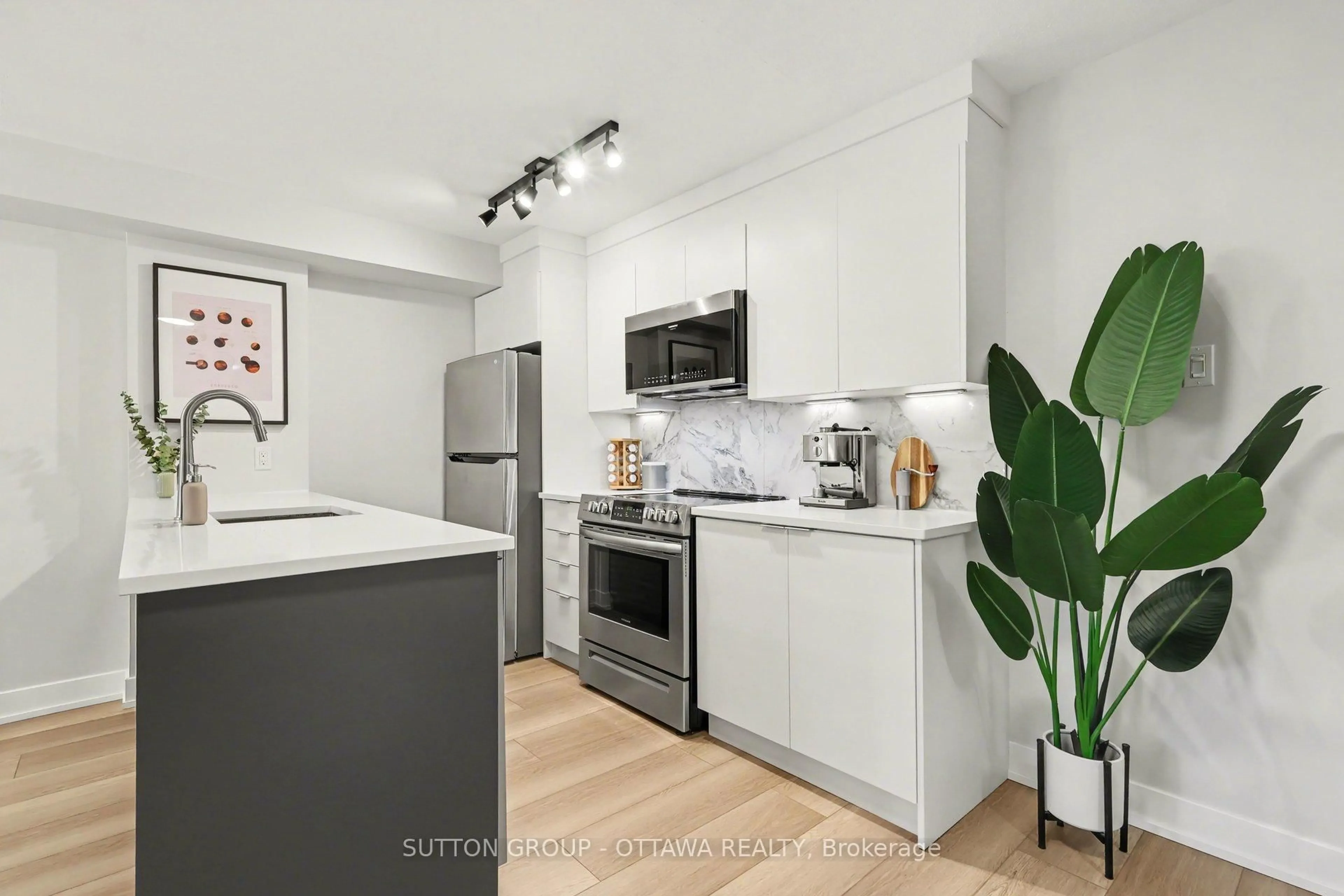 Open concept kitchen, unknown for 429 Somerset St #703, Ottawa Ontario K2P 2P5