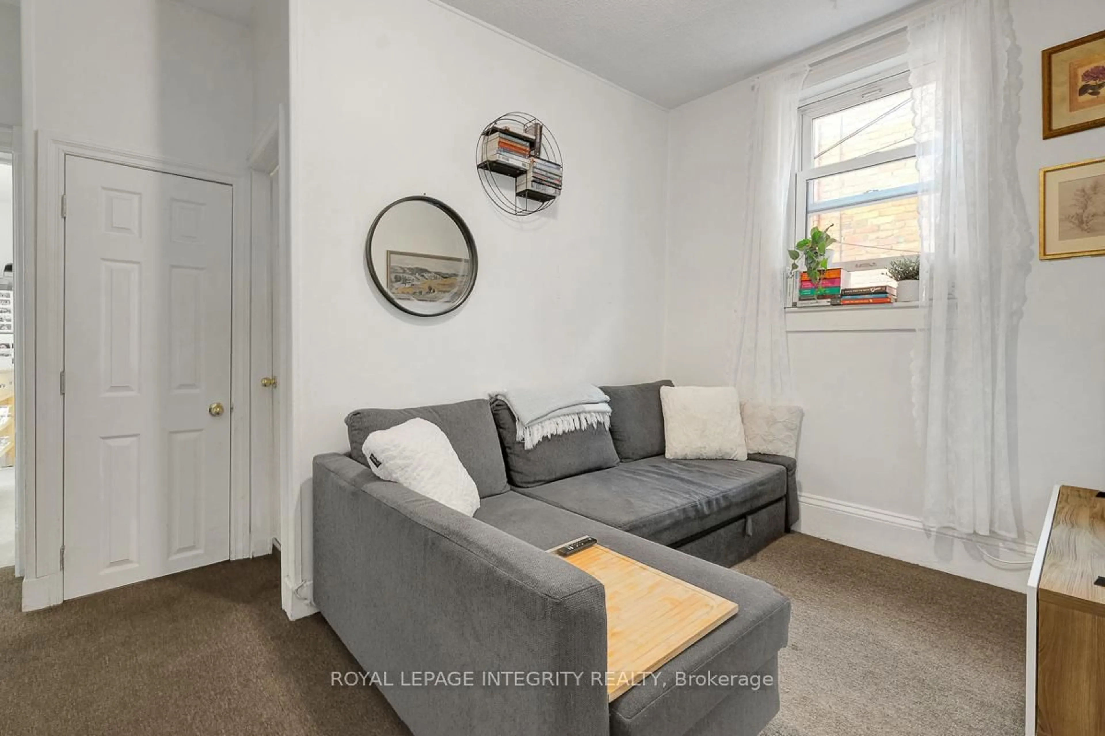 Living room with furniture, unknown for 199 Henderson Ave, Ottawa Ontario K1N 7P7