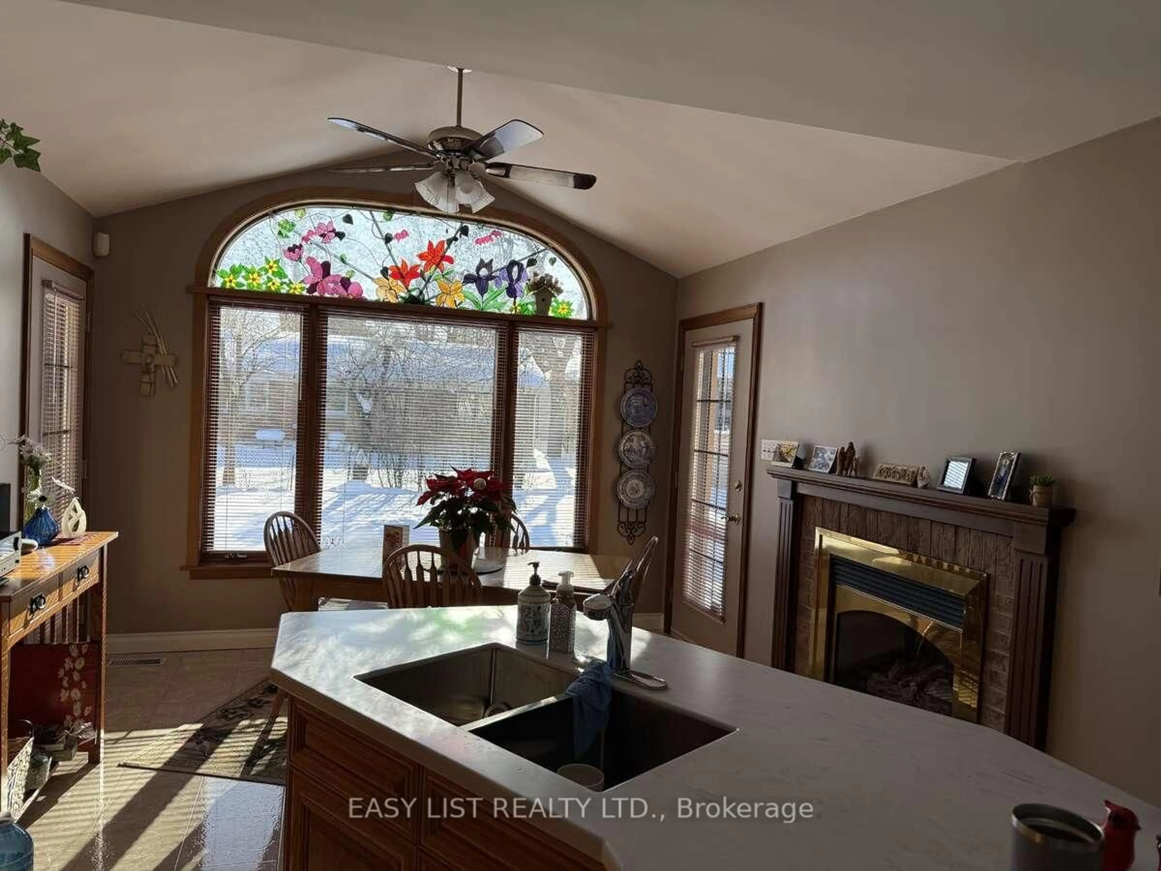 Open concept kitchen, ceramic/tile floor for 92 Dean Ave, Guelph Ontario N1G 1L6