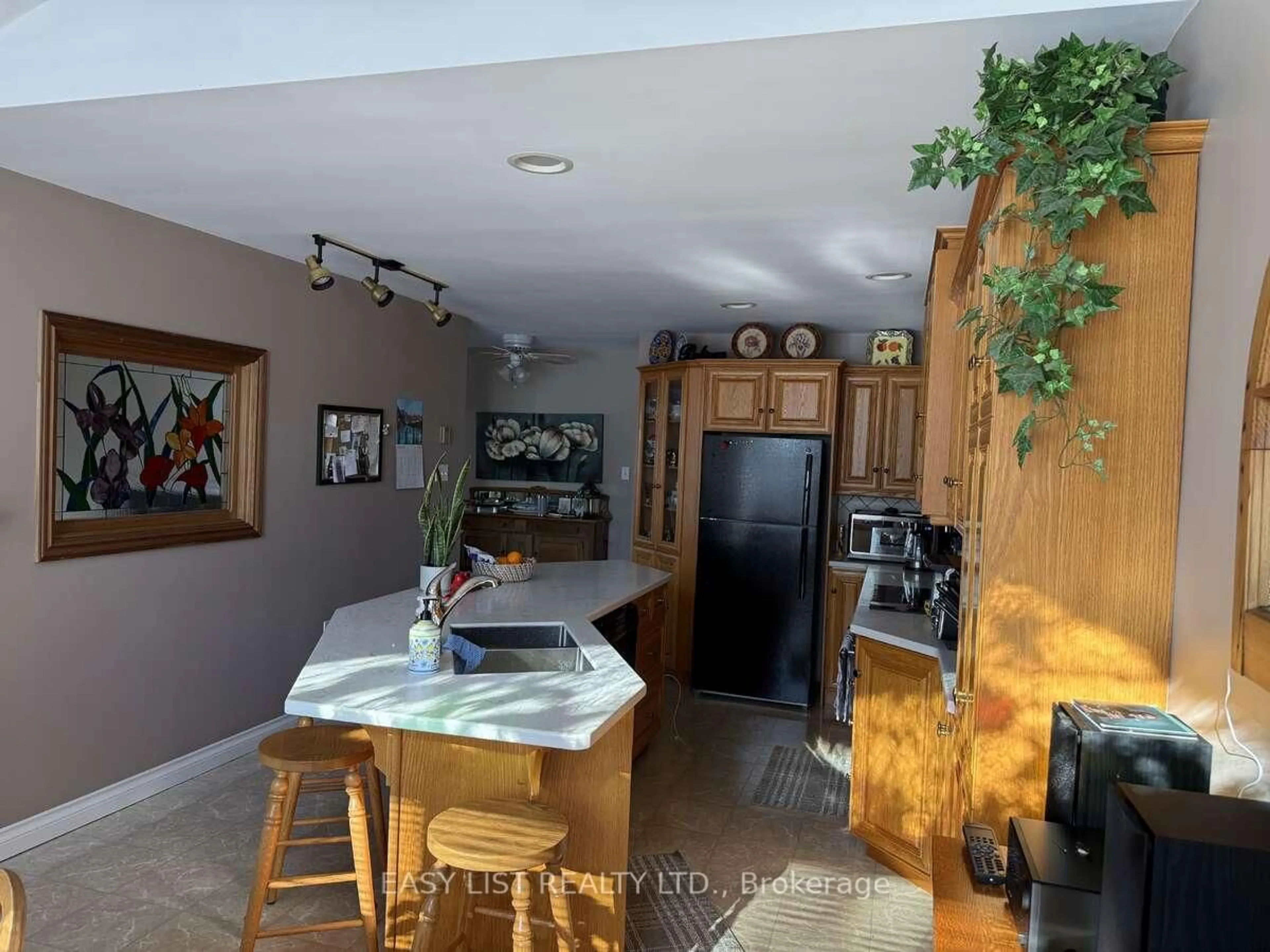 Unknown for 92 Dean Ave, Guelph Ontario N1G 1L6