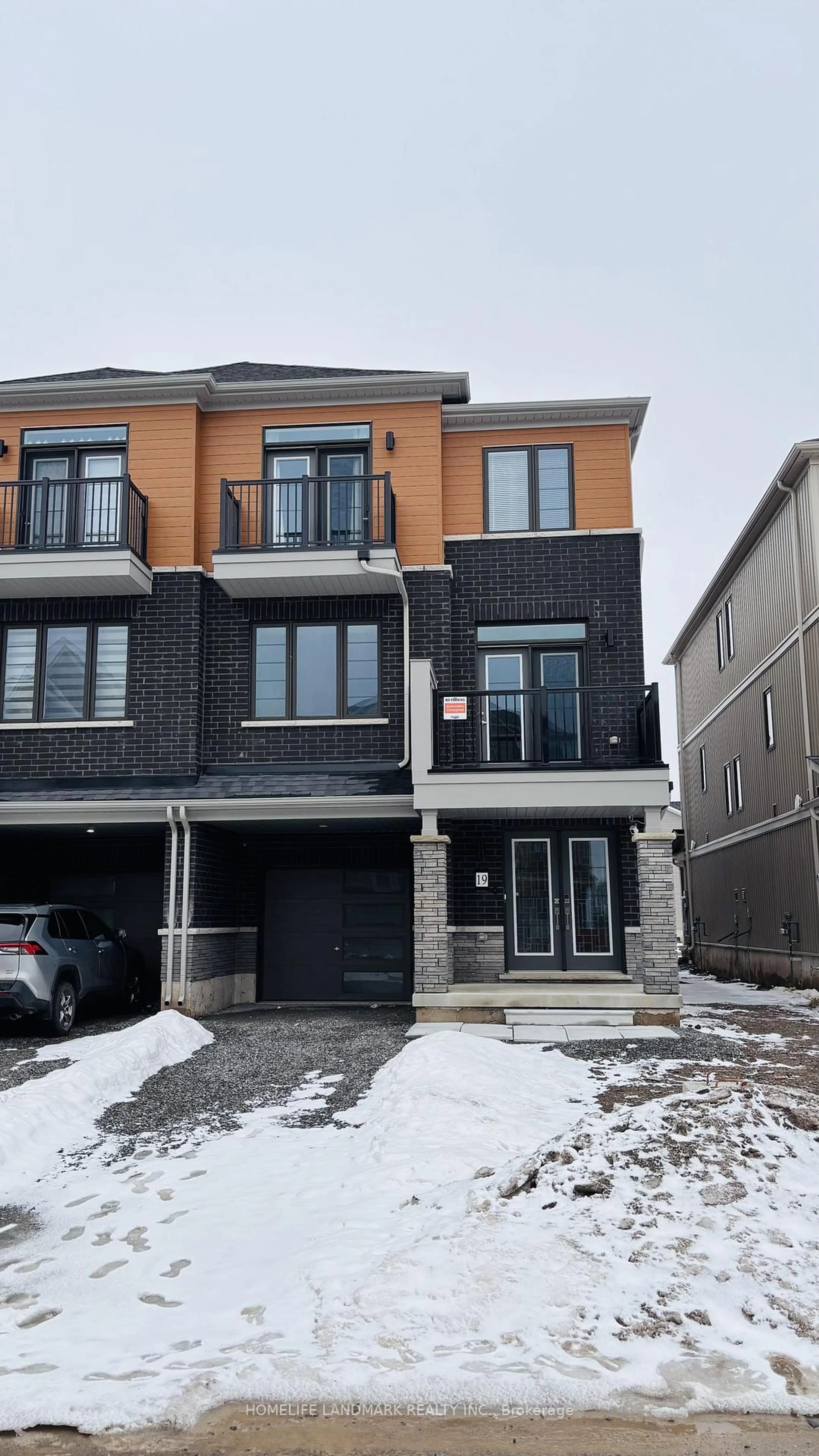 Home with brick exterior material, street for 19 Pogie Dr, Welland Ontario L3B 0P2