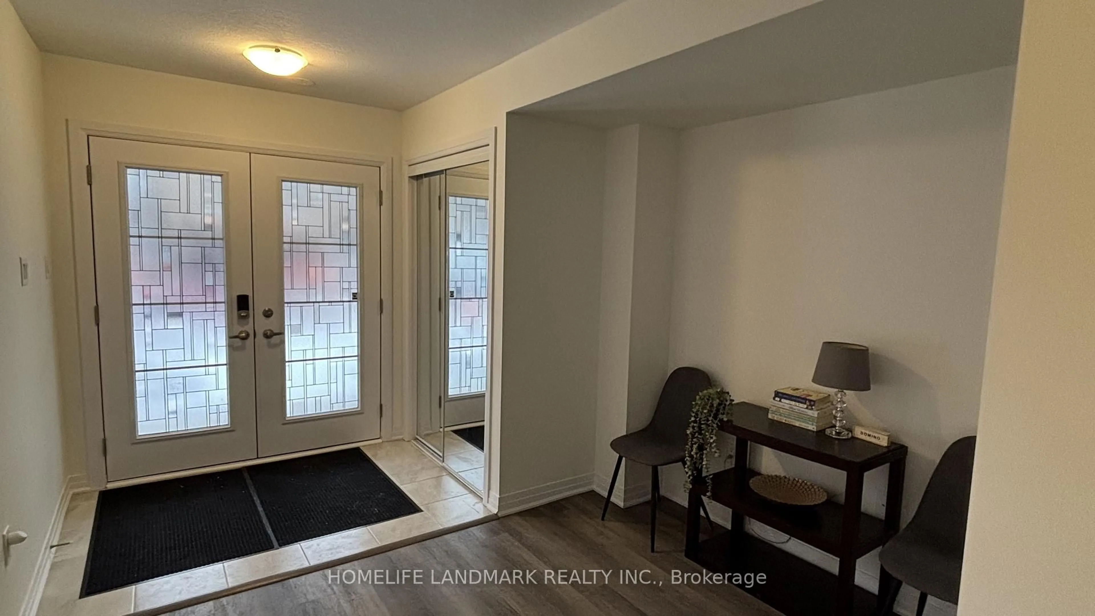 Indoor entryway for 19 Pogie Dr, Welland Ontario L3B 0P2