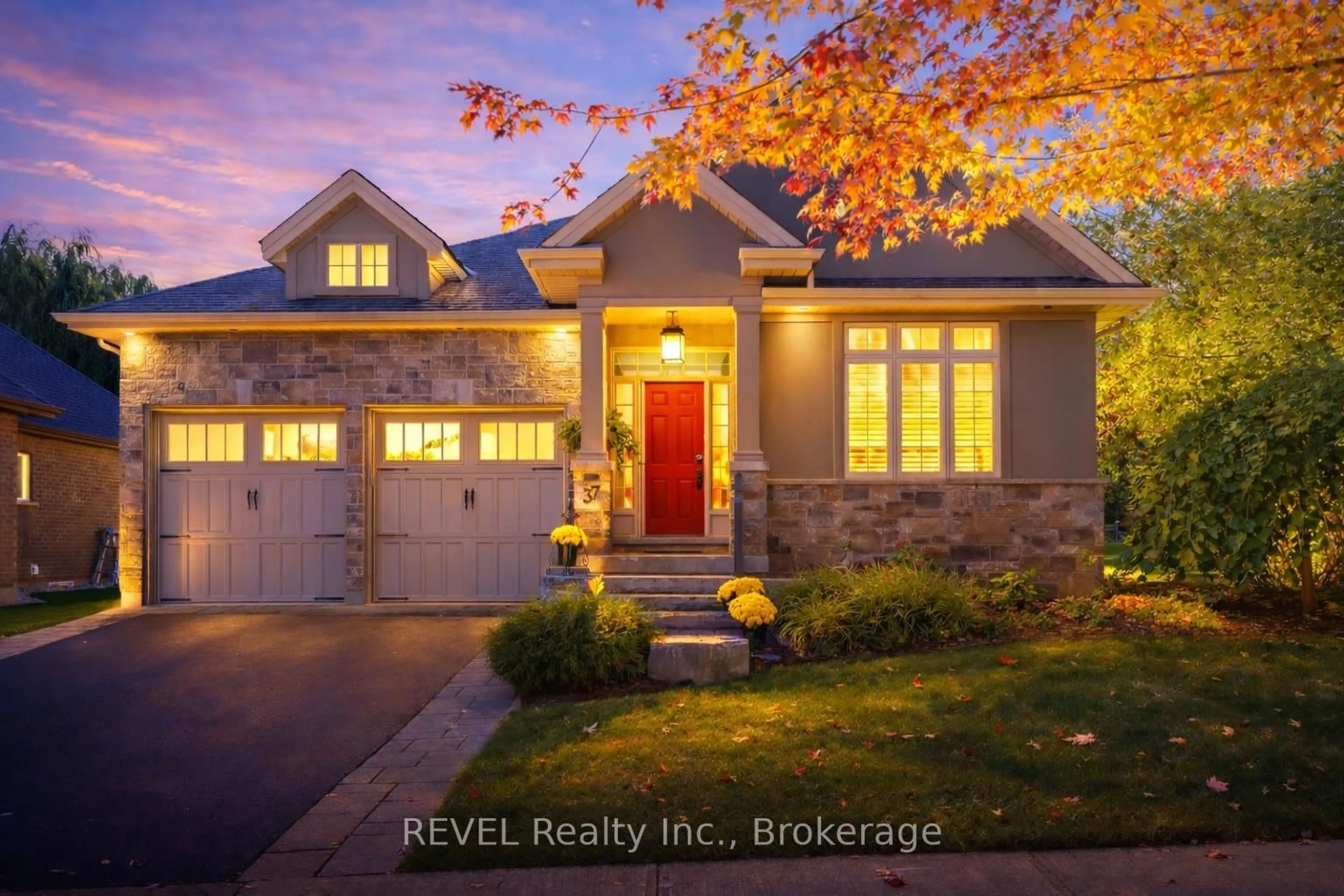 Home with brick exterior material, street for 37 Hickory Ave, Niagara-on-the-Lake Ontario L0S 1J1