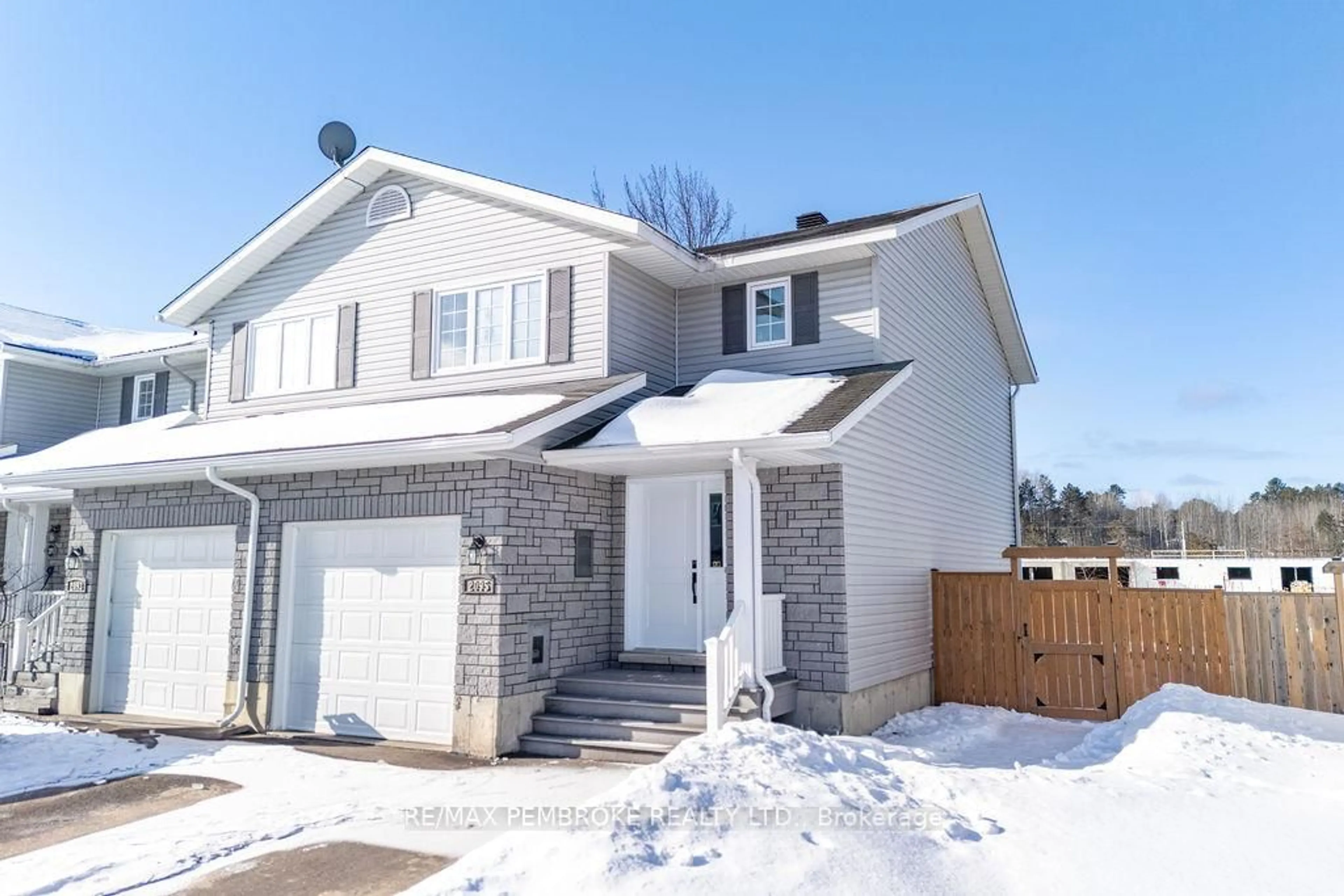 Home with brick exterior material, street for 2095 Sandstone Cres, Petawawa Ontario K8H 0B2