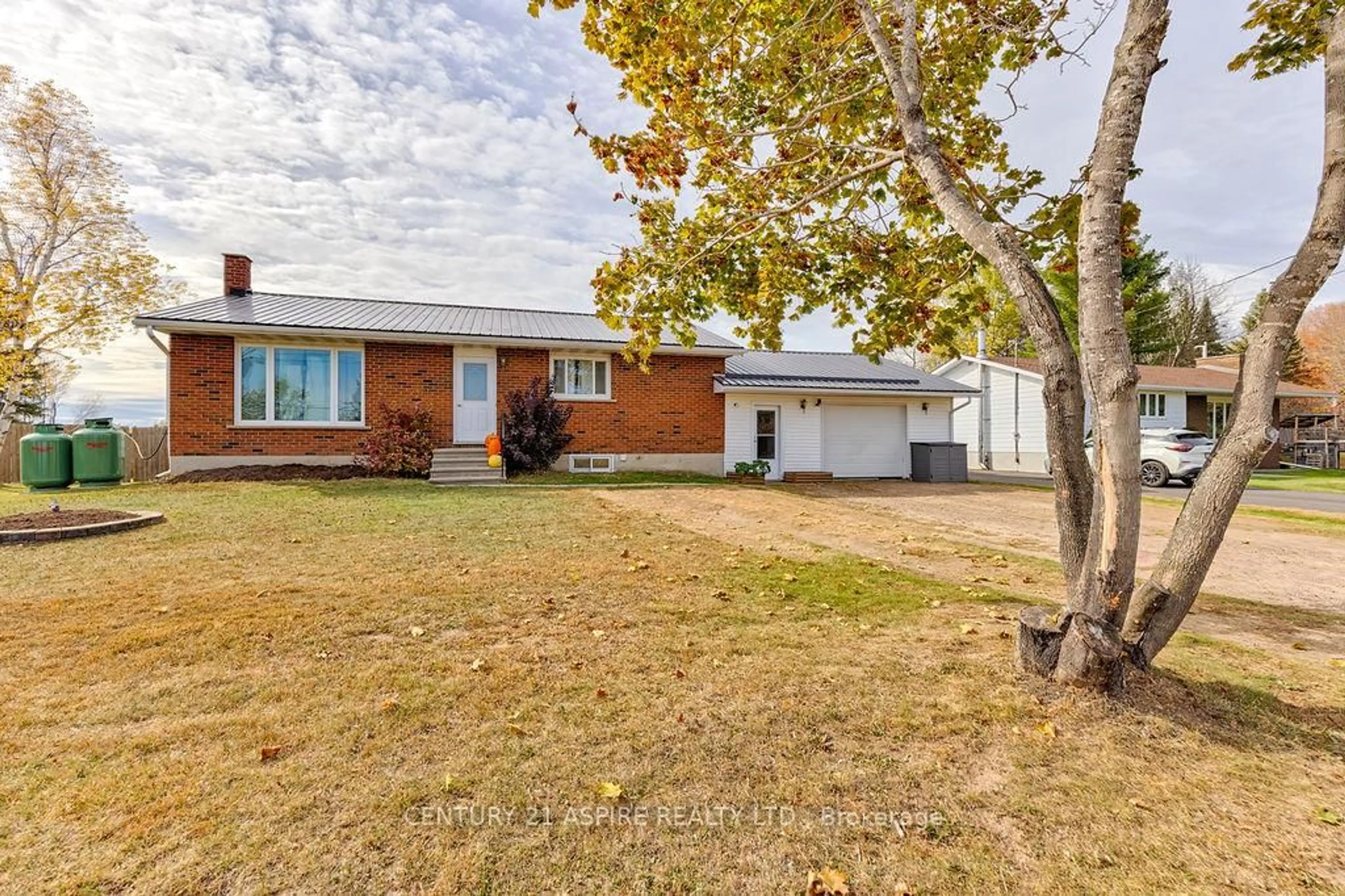 Home with brick exterior material, street for 3241 B Line Rd, Petawawa Ontario K8A 6W7