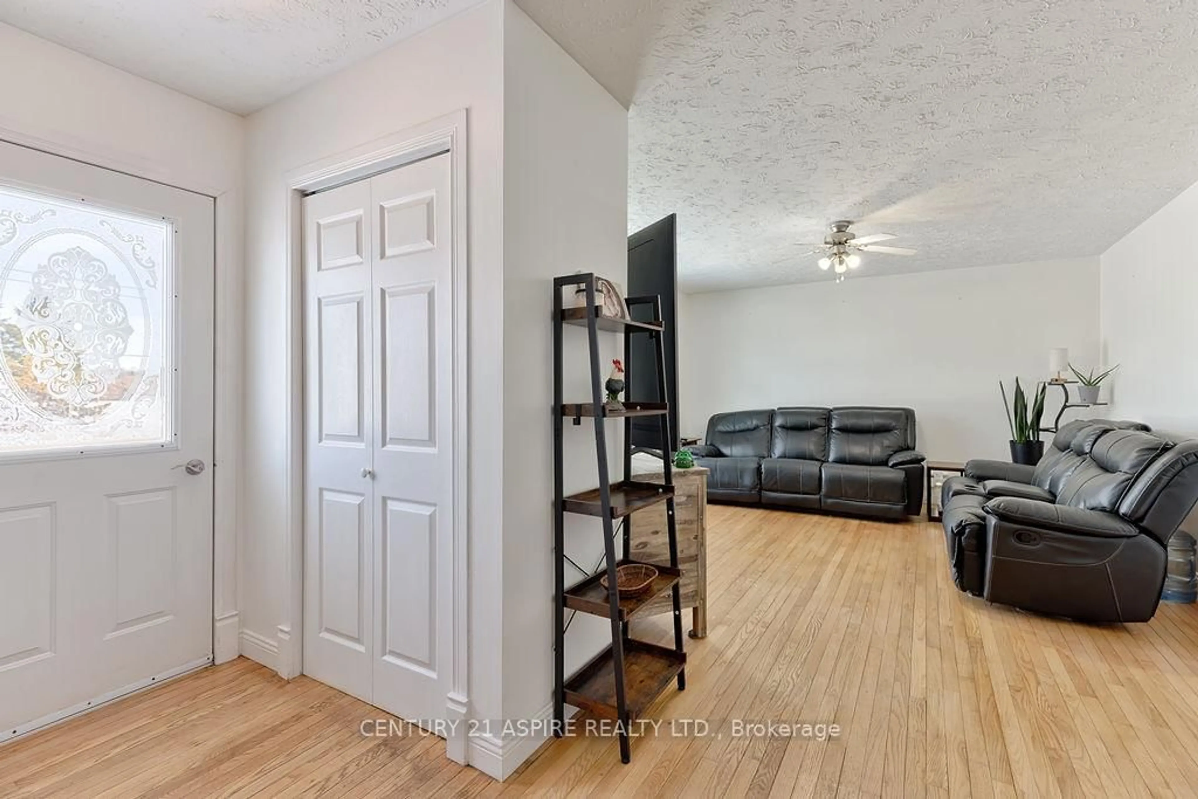 Unknown for 3241 B Line Rd, Petawawa Ontario K8A 6W7