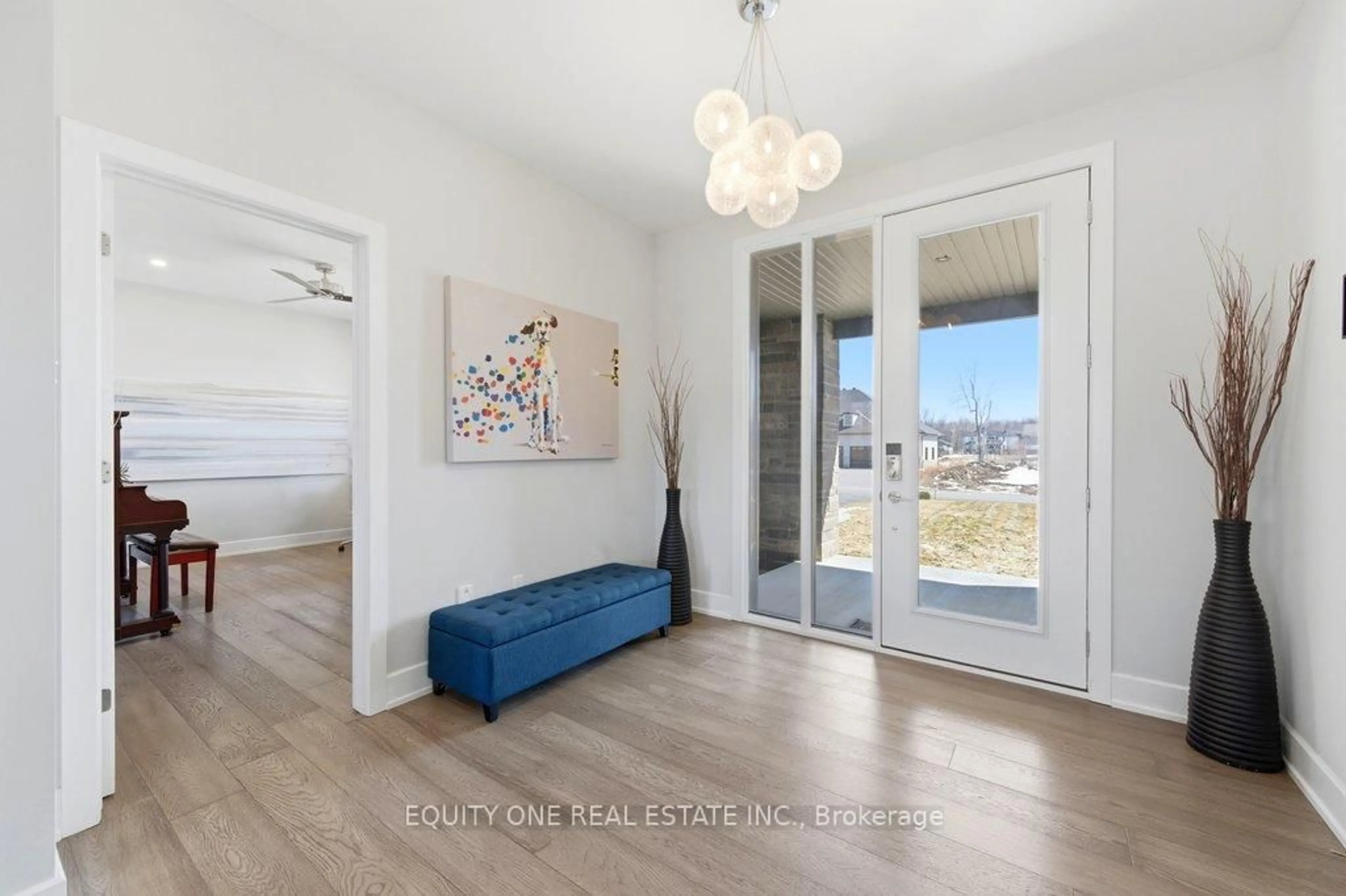 Indoor entryway for 415 Shoreway Dr, Ottawa Ontario K4P 0G4