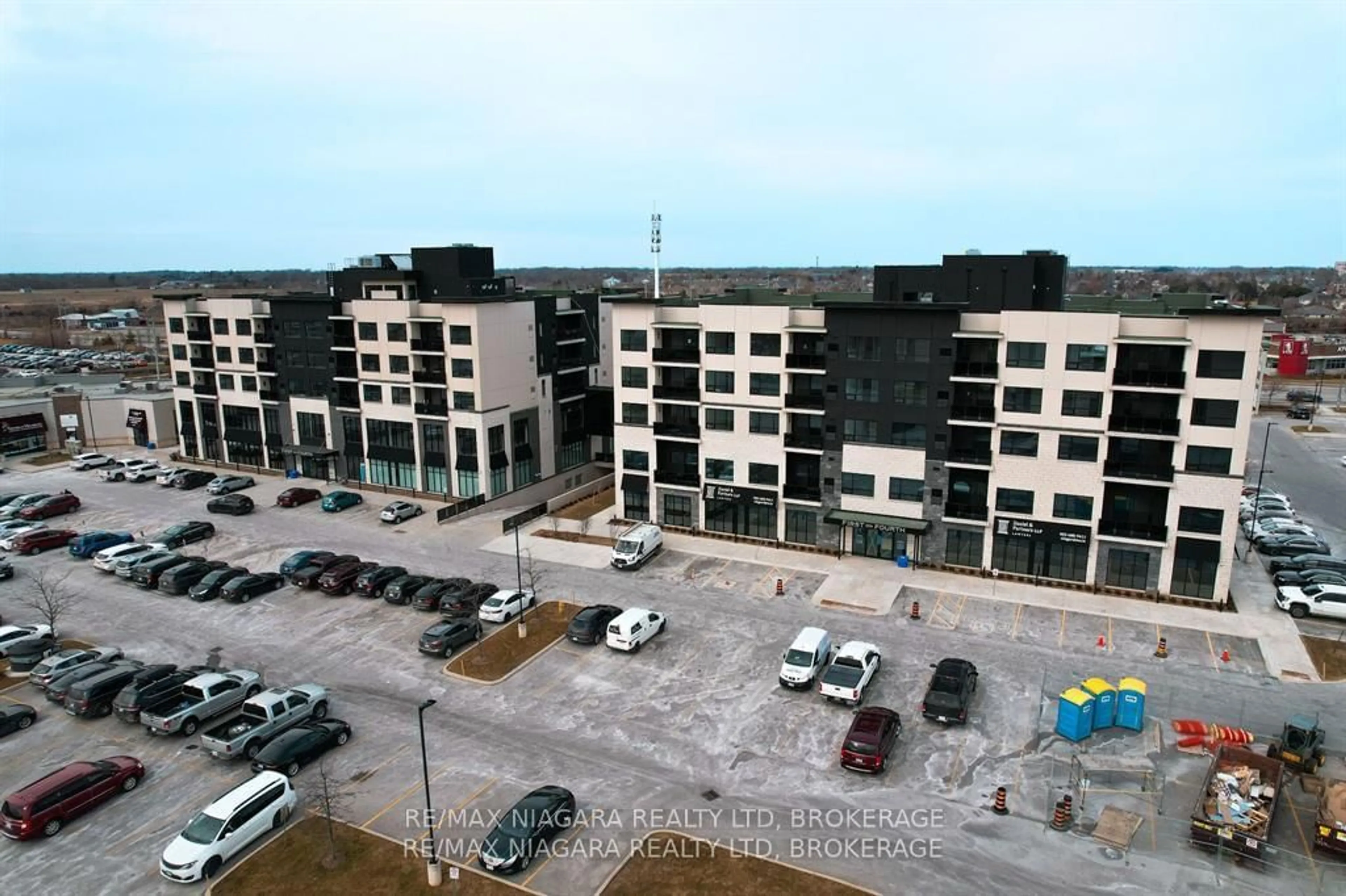 A pic from outside/outdoor area/front of a property/back of a property/a pic from drone, building for 300B Fourth Ave #505, St. Catharines Ontario L2S 0E6