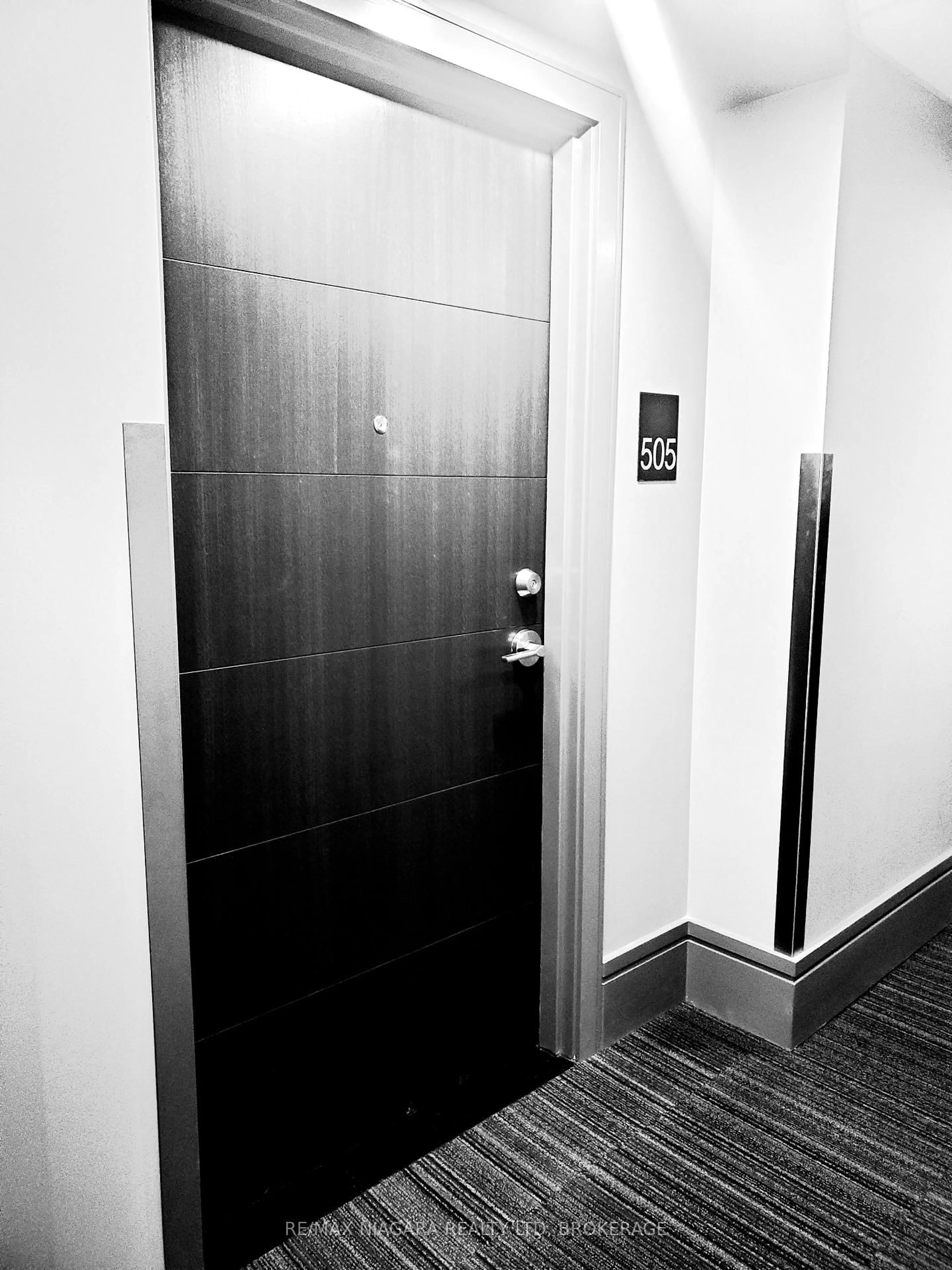 Indoor foyer for 300B Fourth Ave #505, St. Catharines Ontario L2S 0E6