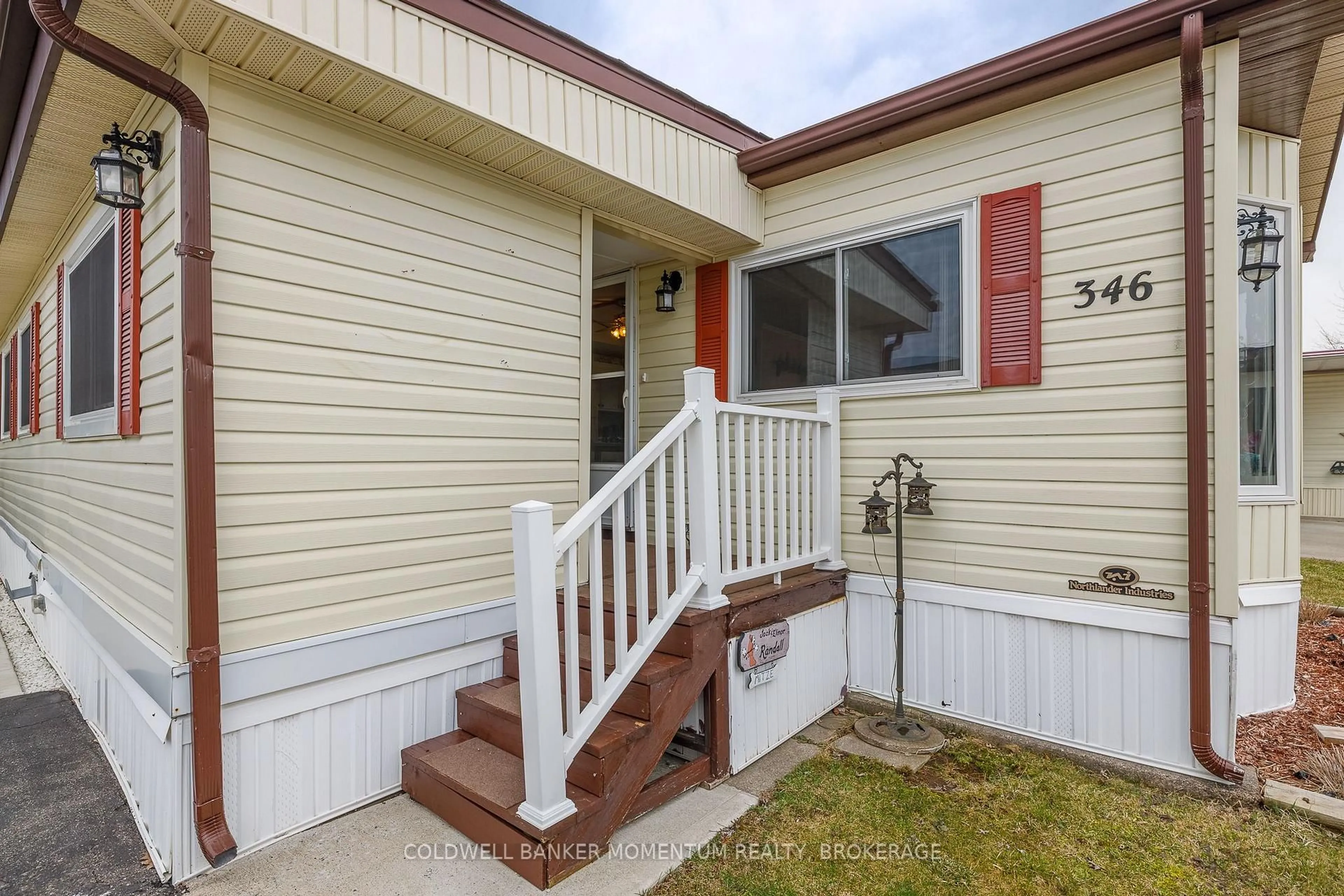 Home with vinyl exterior material, street for 3033 Townline Rd #346, Fort Erie Ontario L0S 1S1