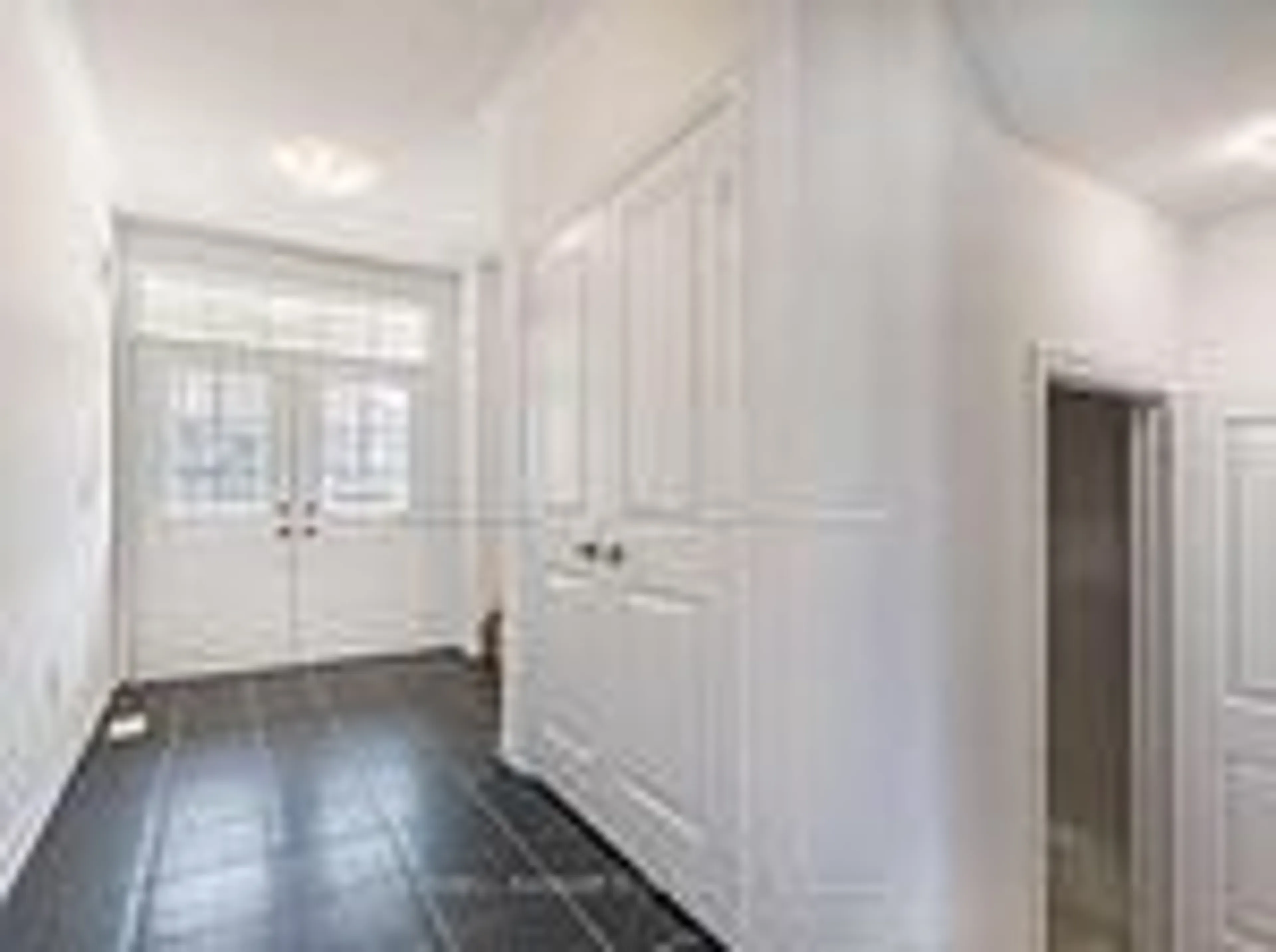 Indoor entryway for 32 Mackenzie St, Southgate Ontario N0C 1B0