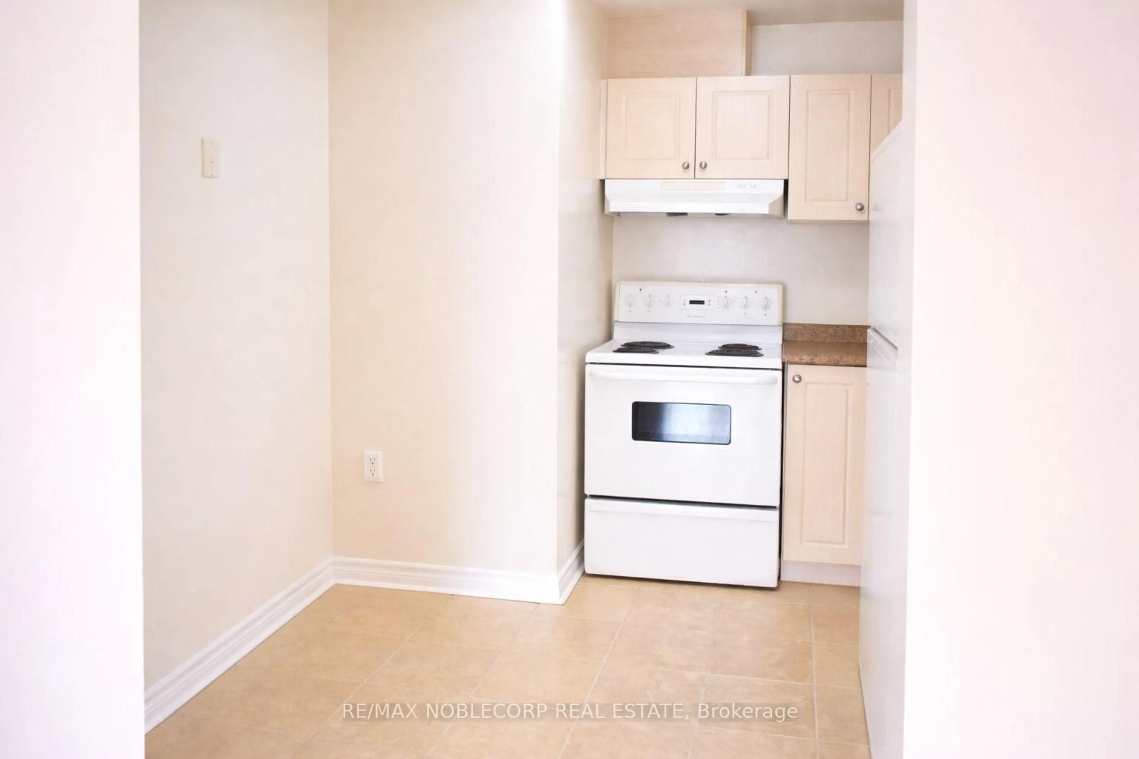 Standard kitchen, unknown for 64 Benton St #901, Kitchener Ontario N2G 4L9